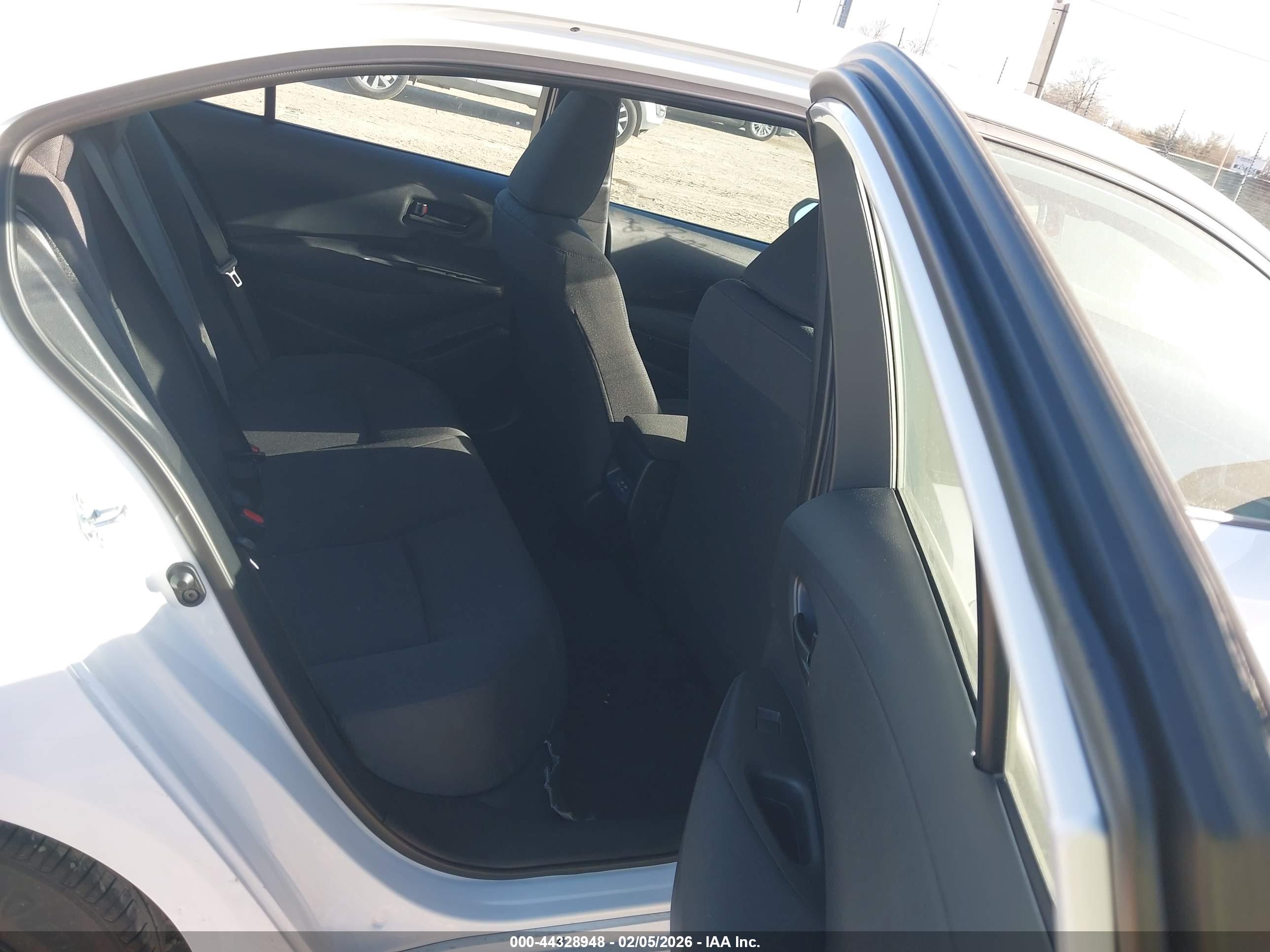 TOYOTA COROLLA image 8