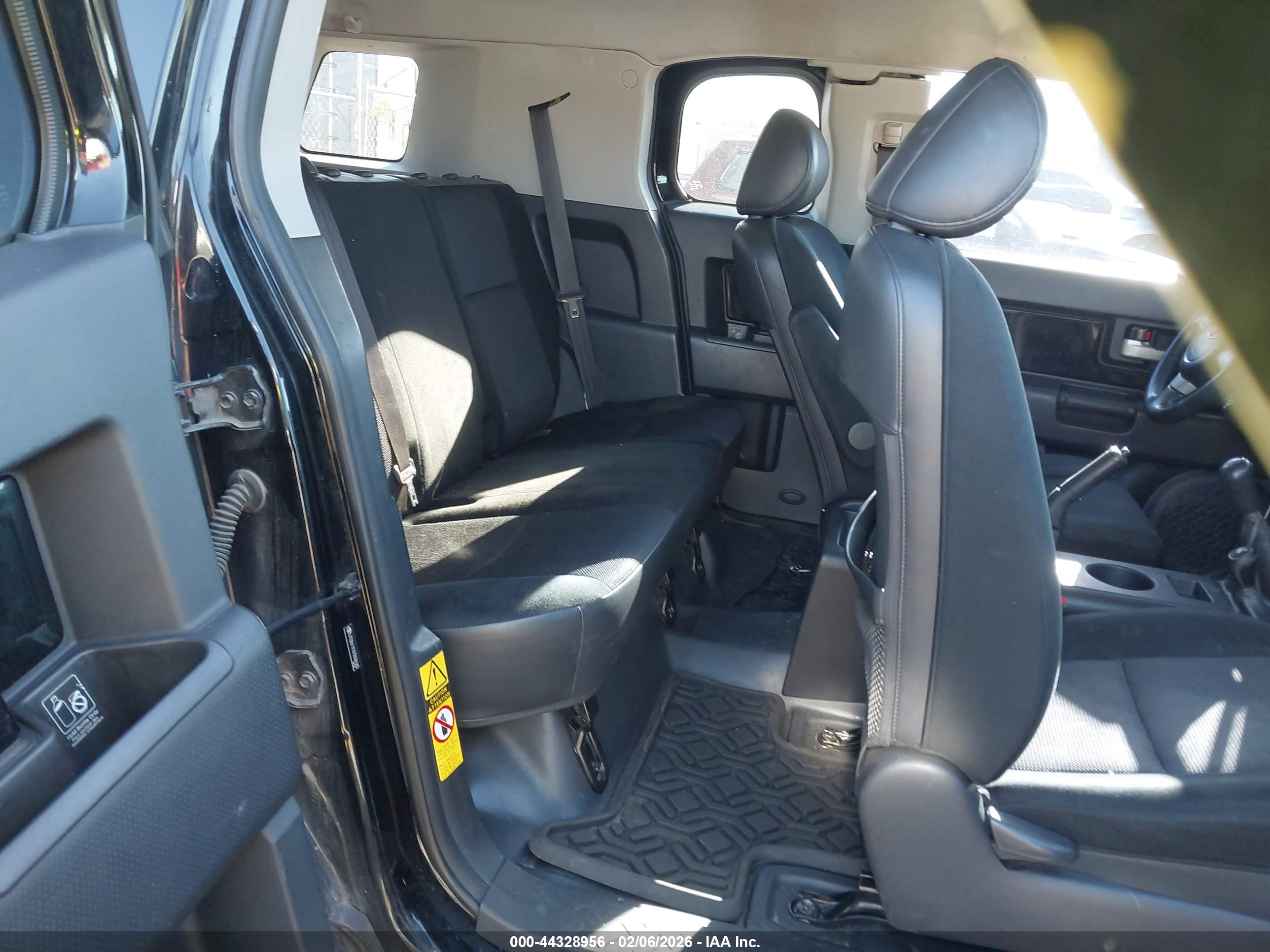 TOYOTA FJ image 8