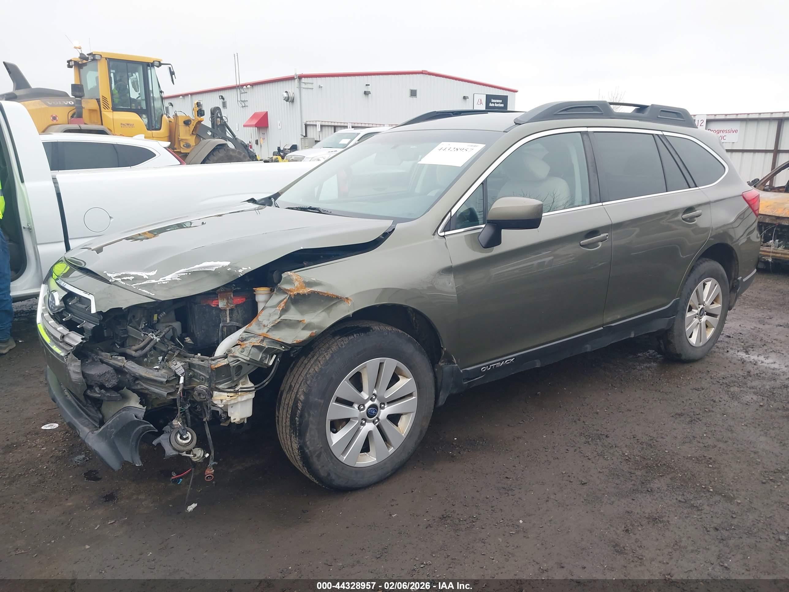SUBARU OUTBACK image 2