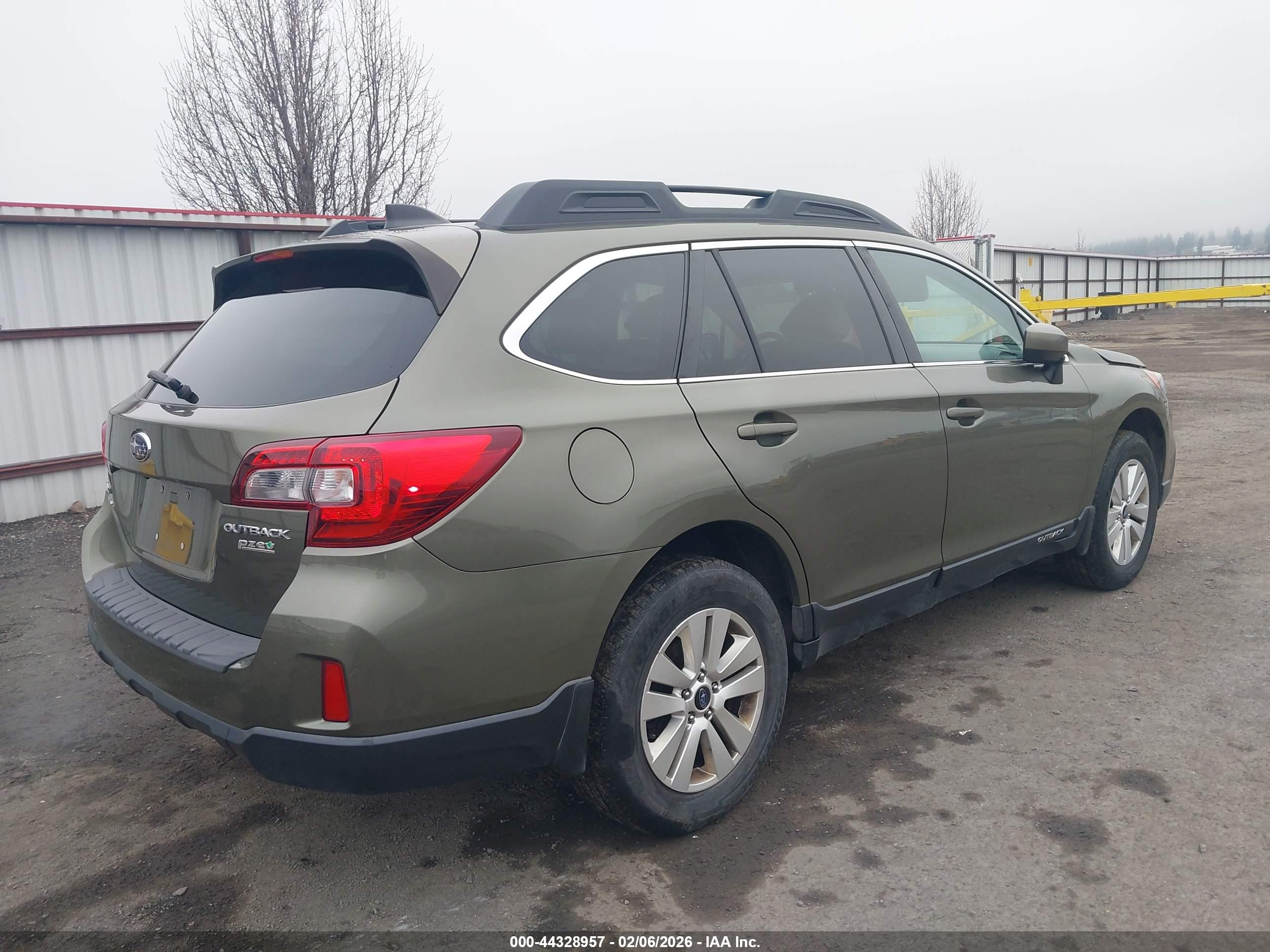 SUBARU OUTBACK image 4