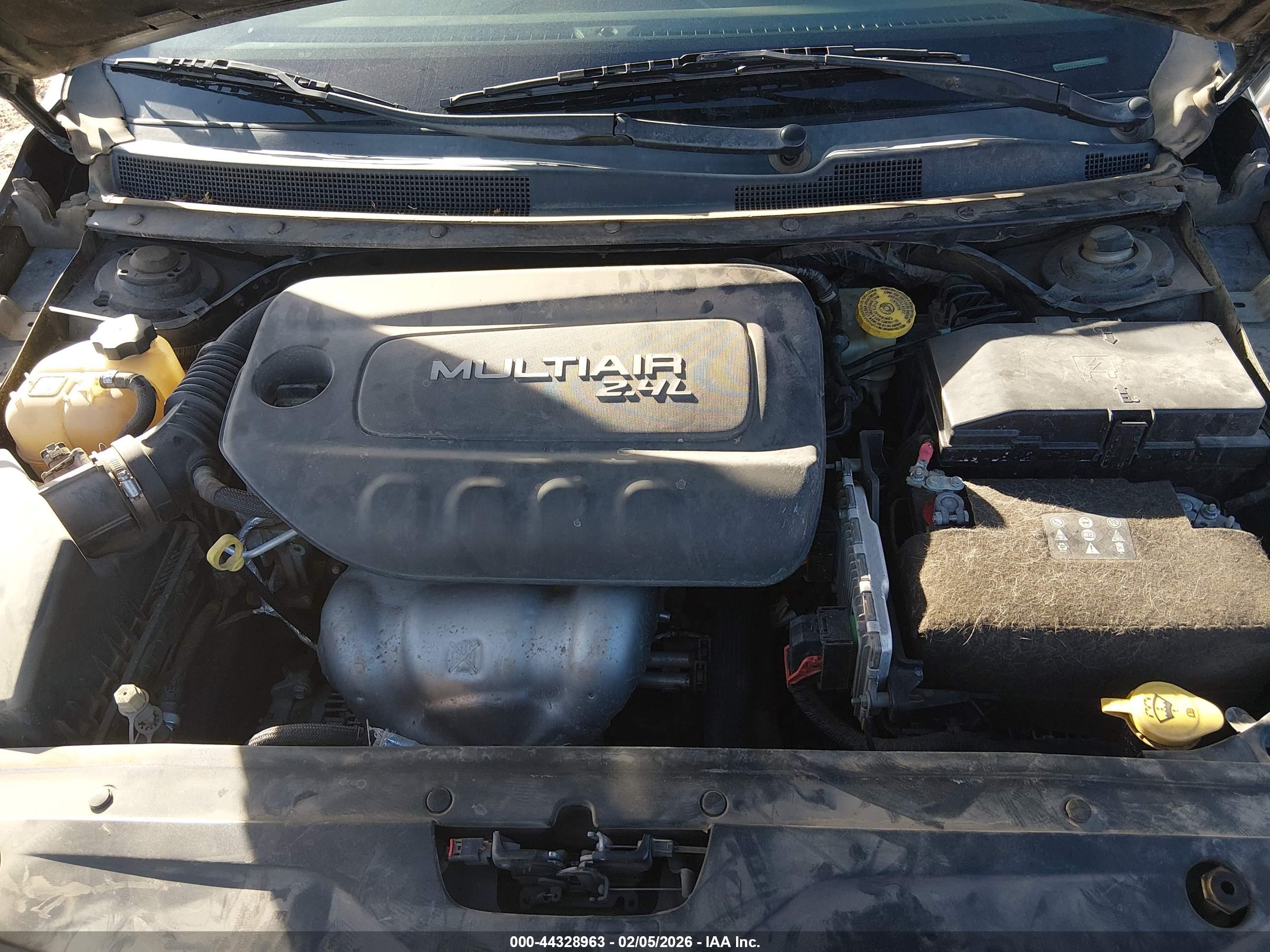 CHRYSLER 200 image 10
