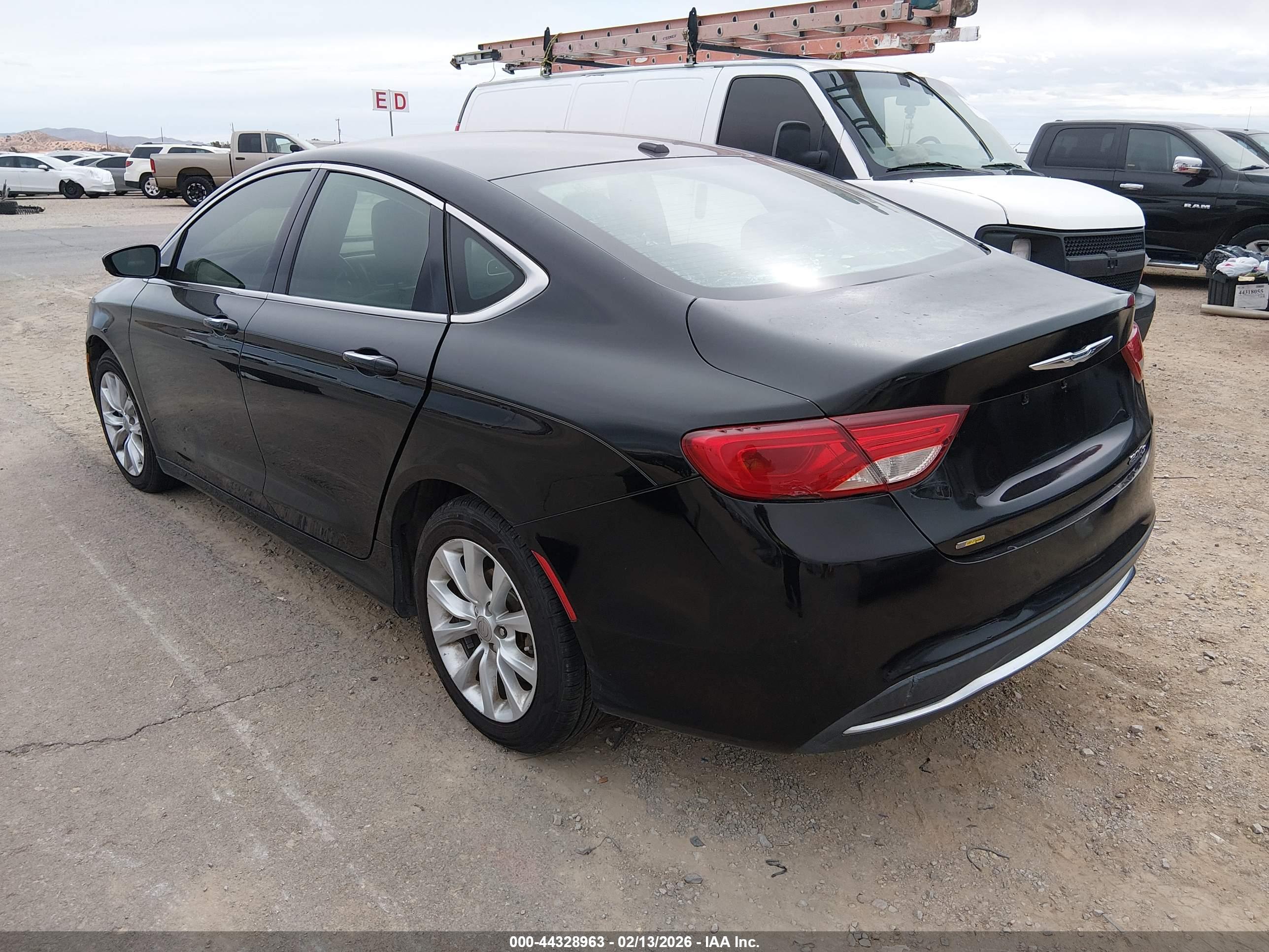 CHRYSLER 200 image 3