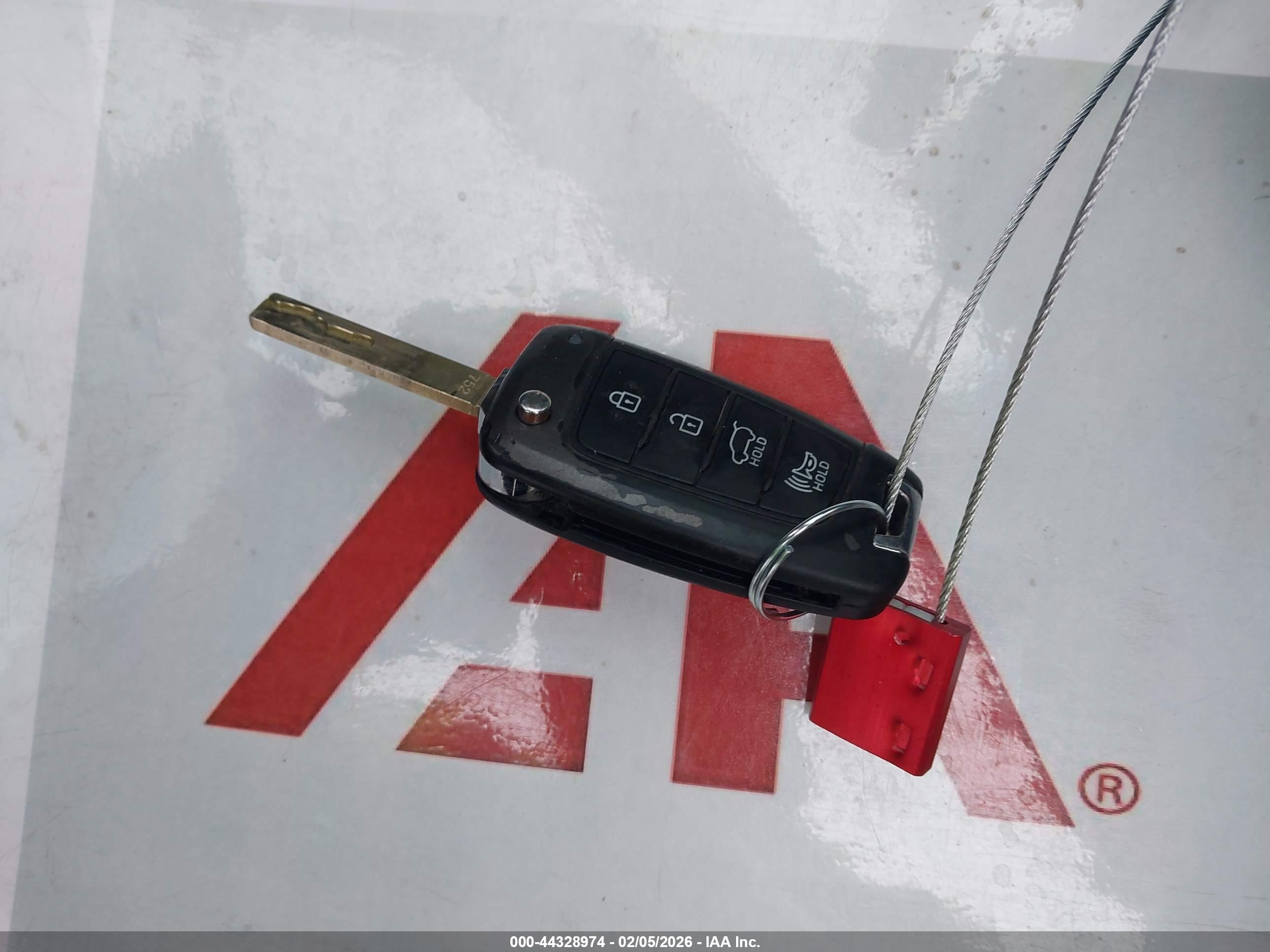 HYUNDAI KONA image 11