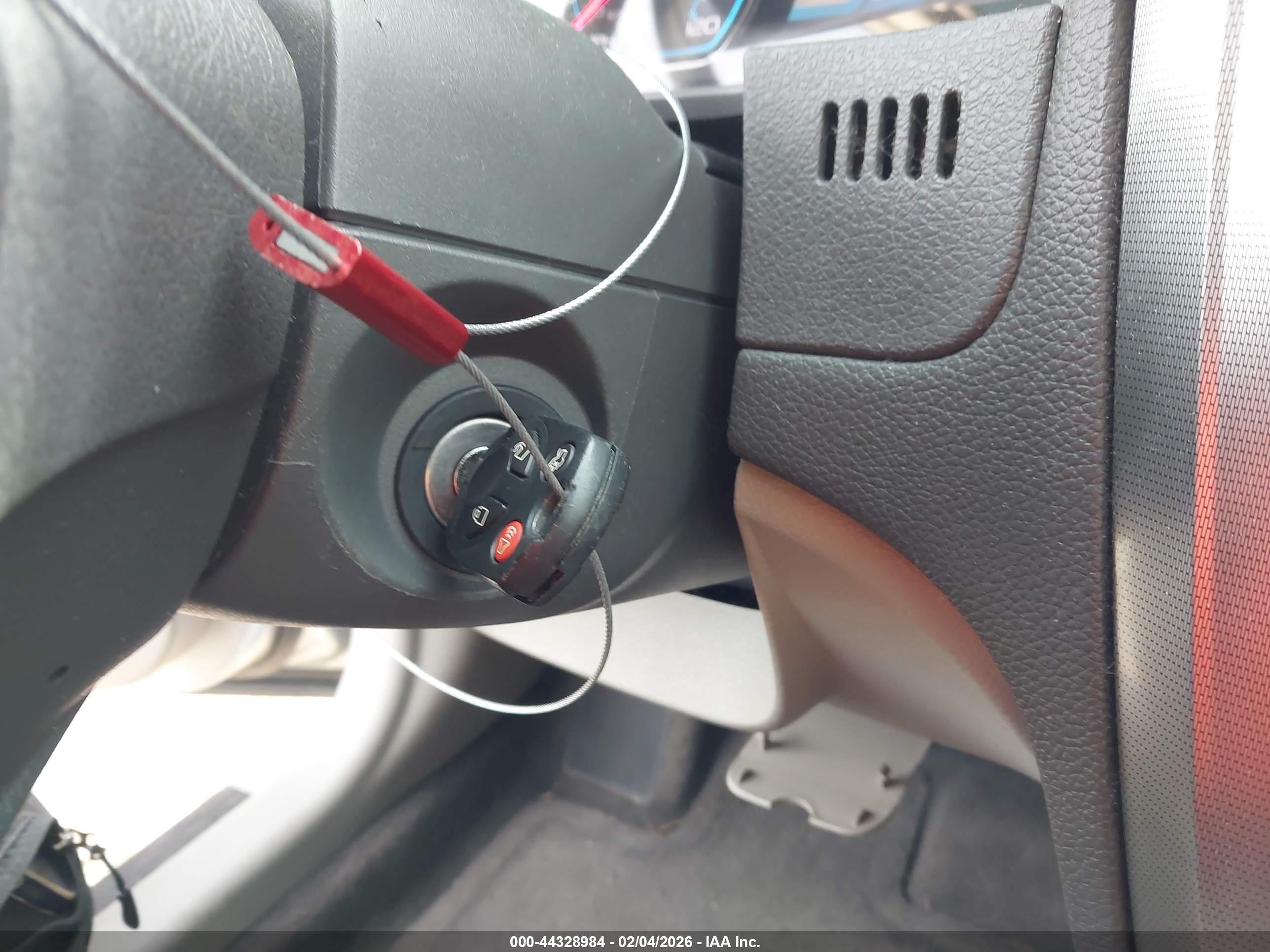 FORD FUSION image 11