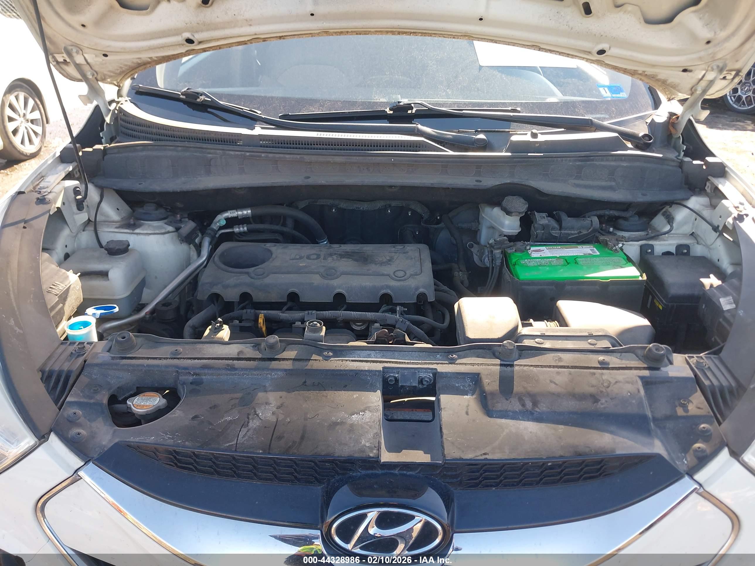 HYUNDAI TUCSON image 10