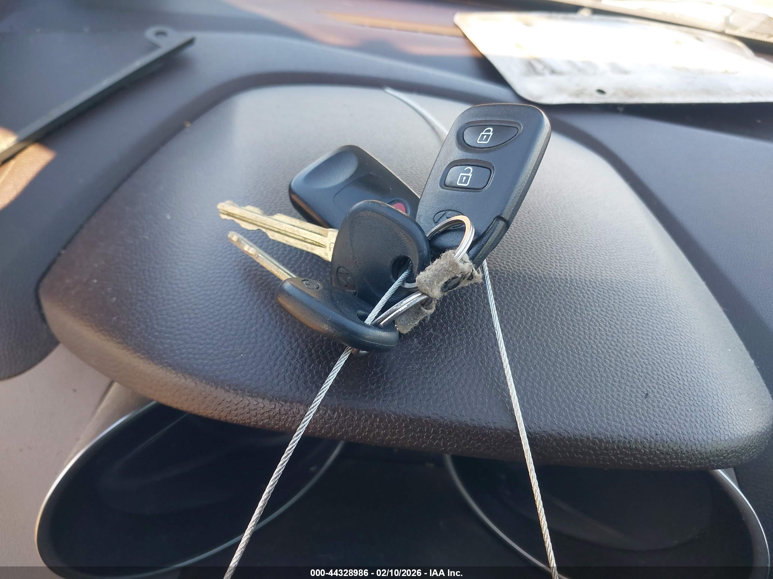 HYUNDAI TUCSON image 11