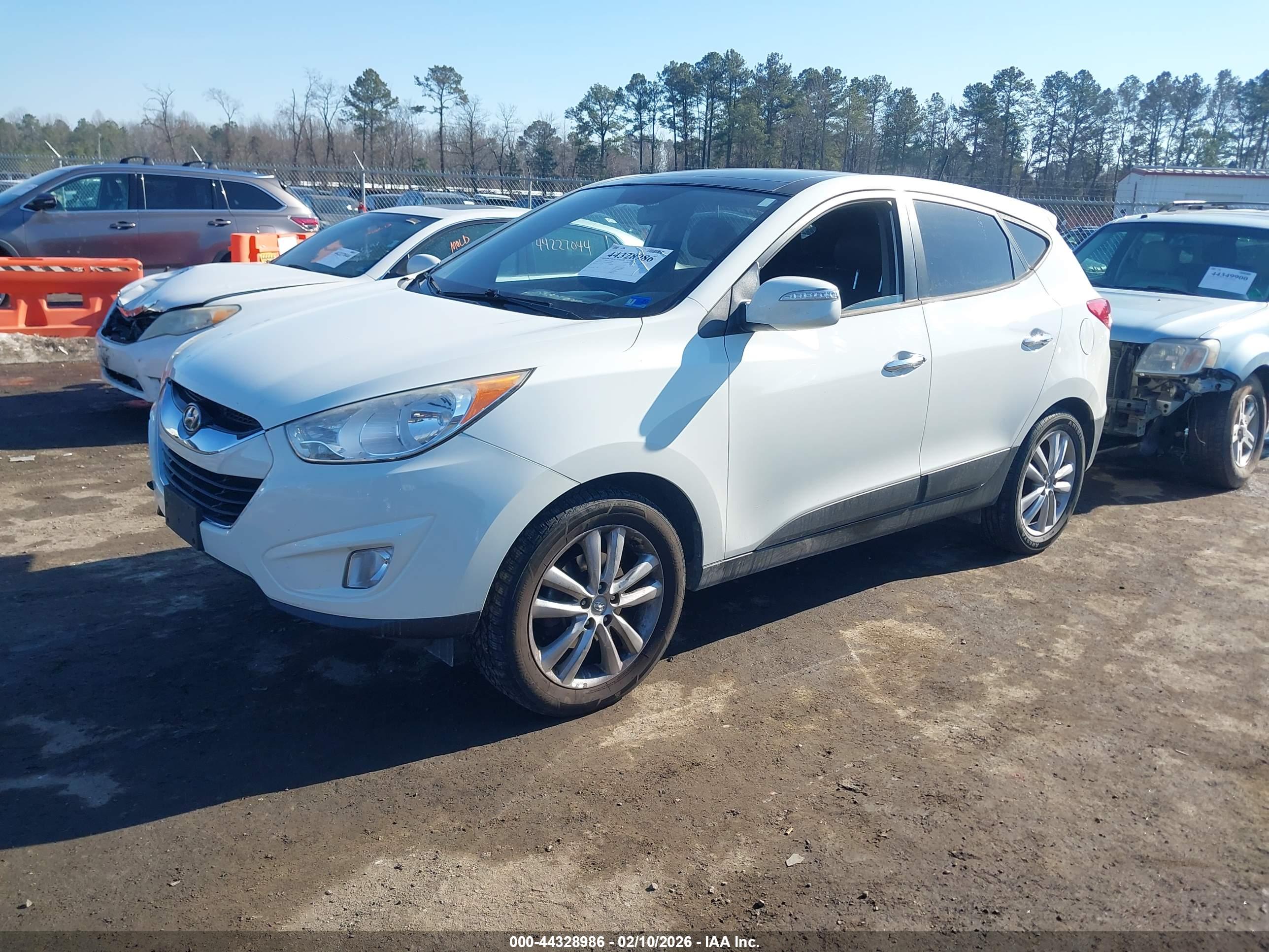 HYUNDAI TUCSON image 2