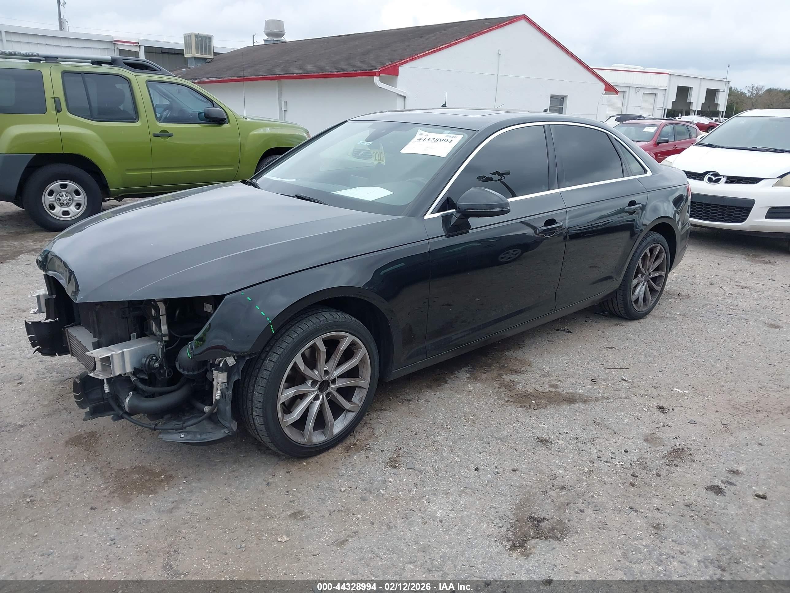 AUDI A4 image 2