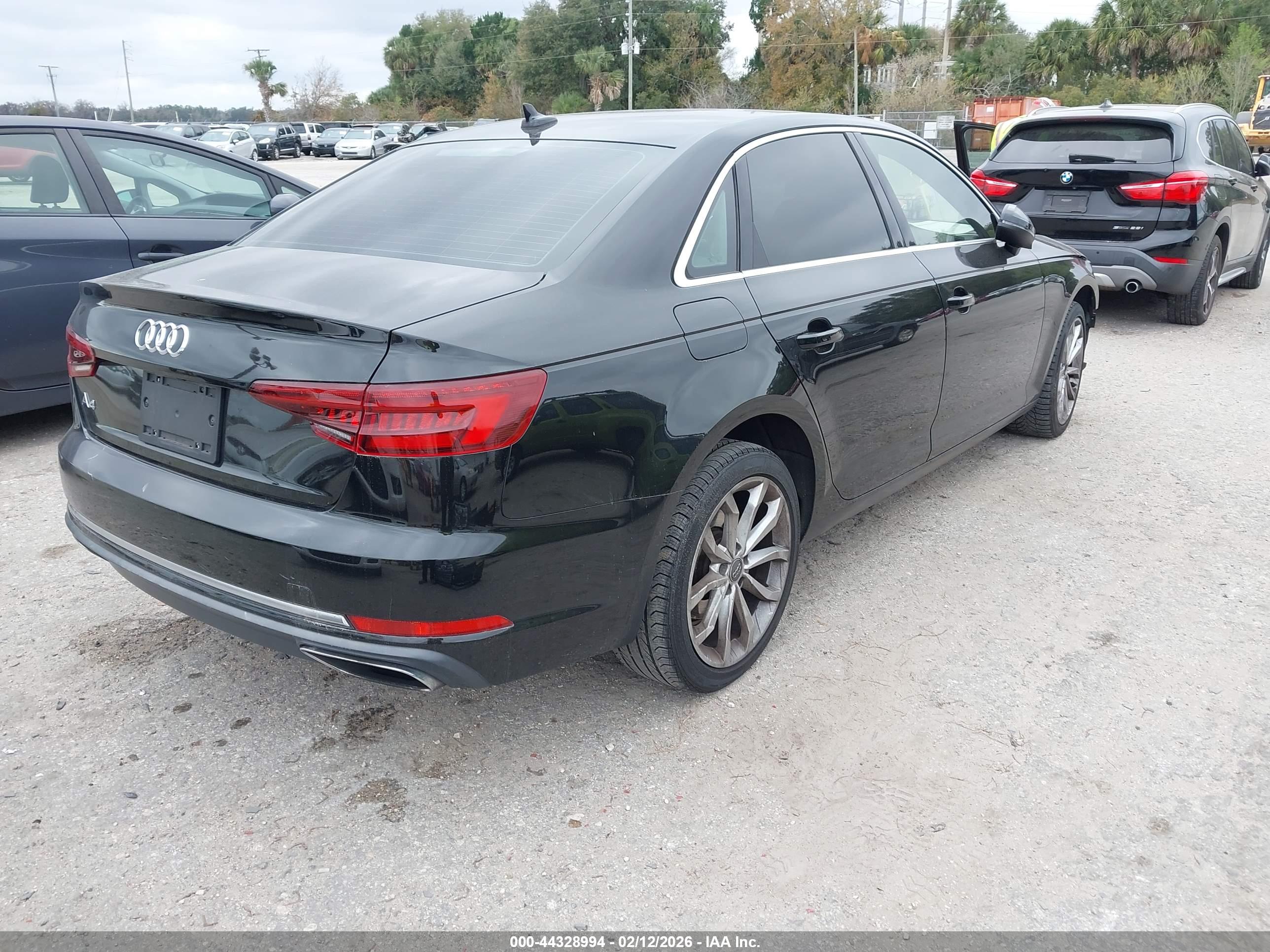 AUDI A4 image 4