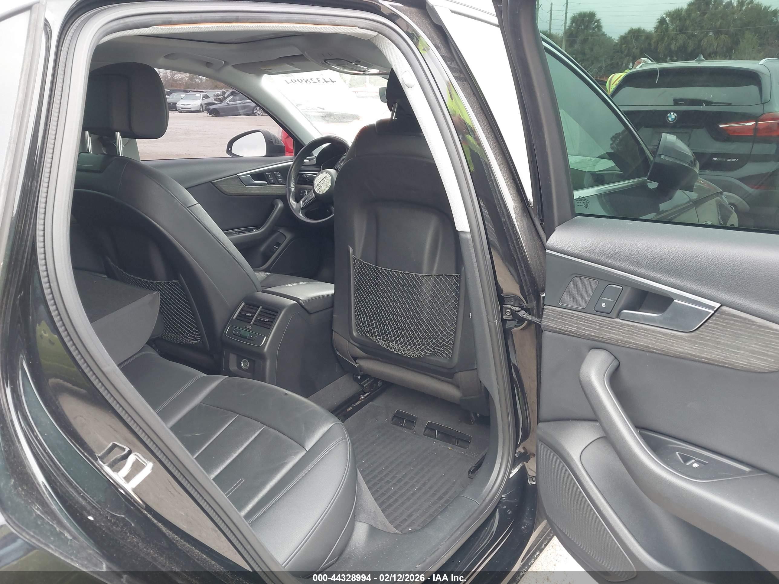 AUDI A4 image 8