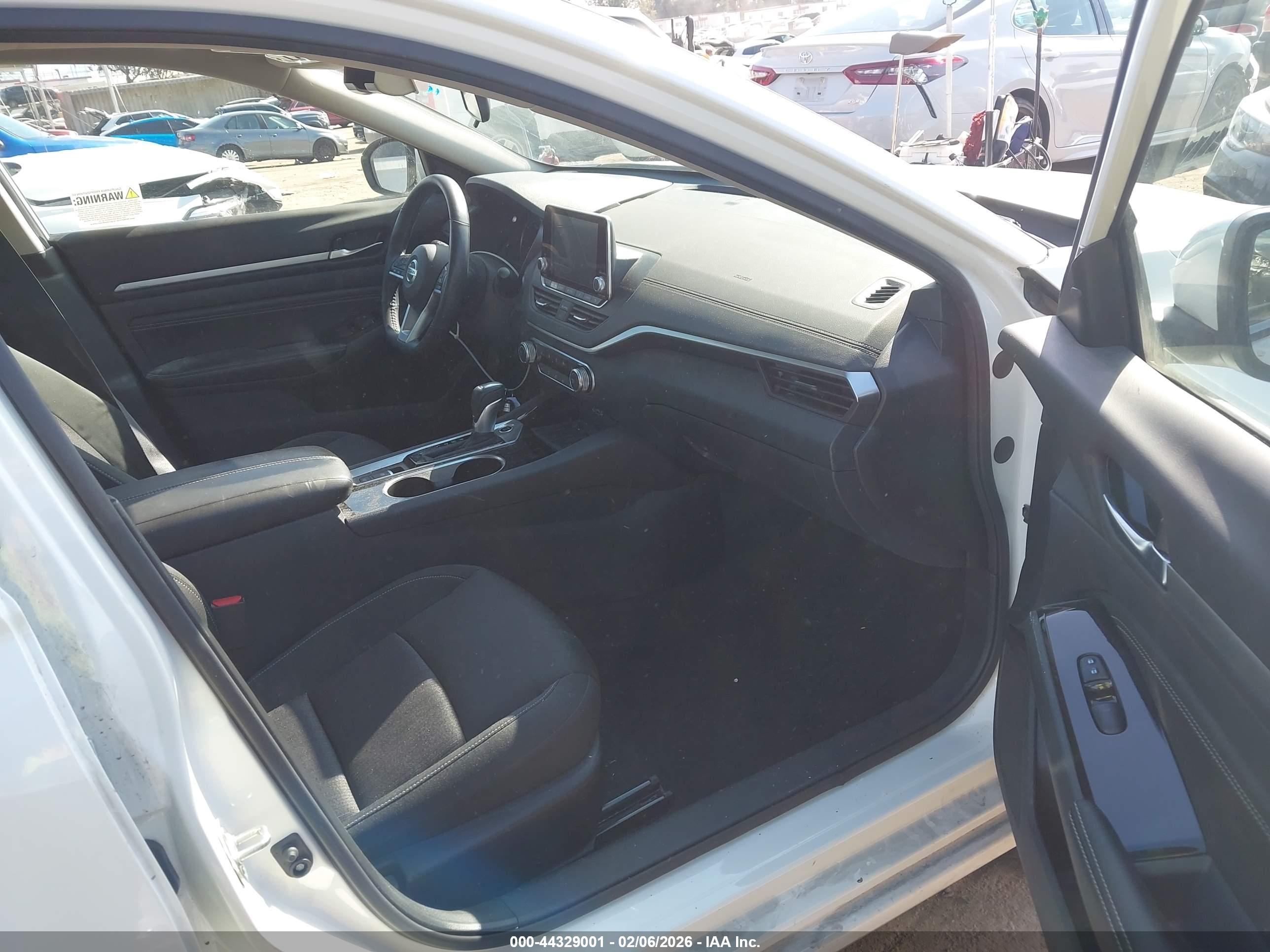 NISSAN ALTIMA image 5