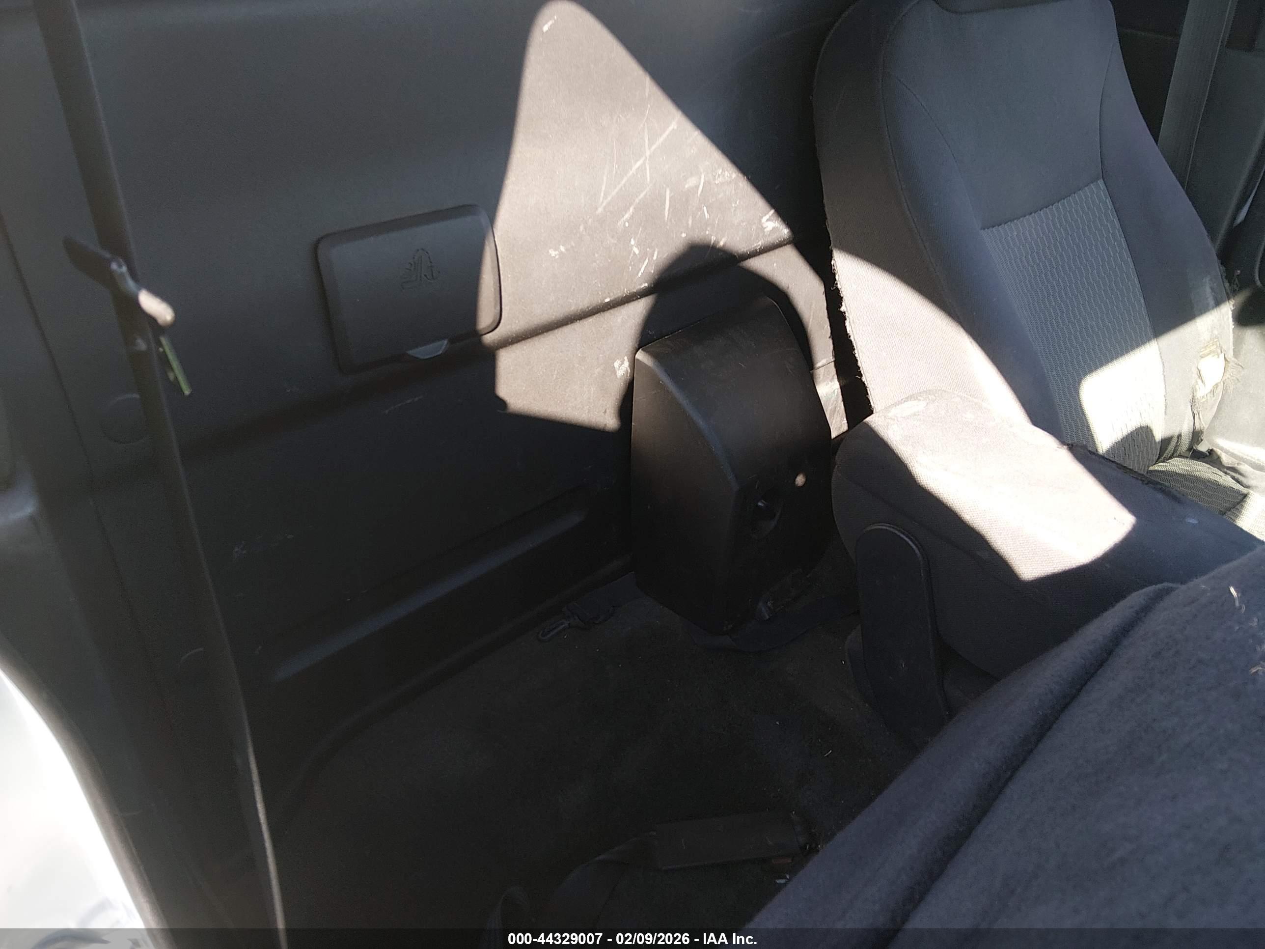 CHEVROLET COLORADO image 8