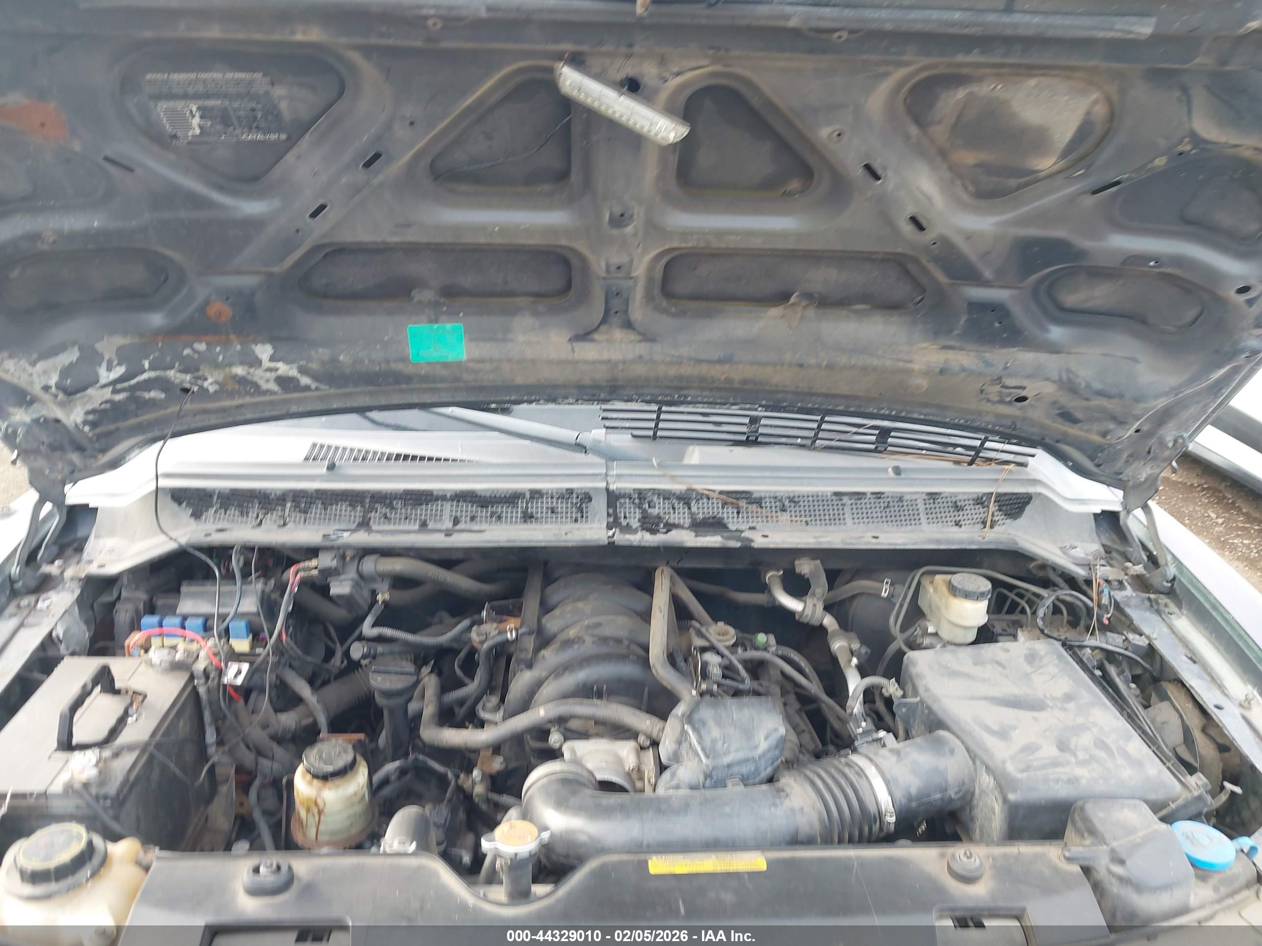 NISSAN TITAN image 10
