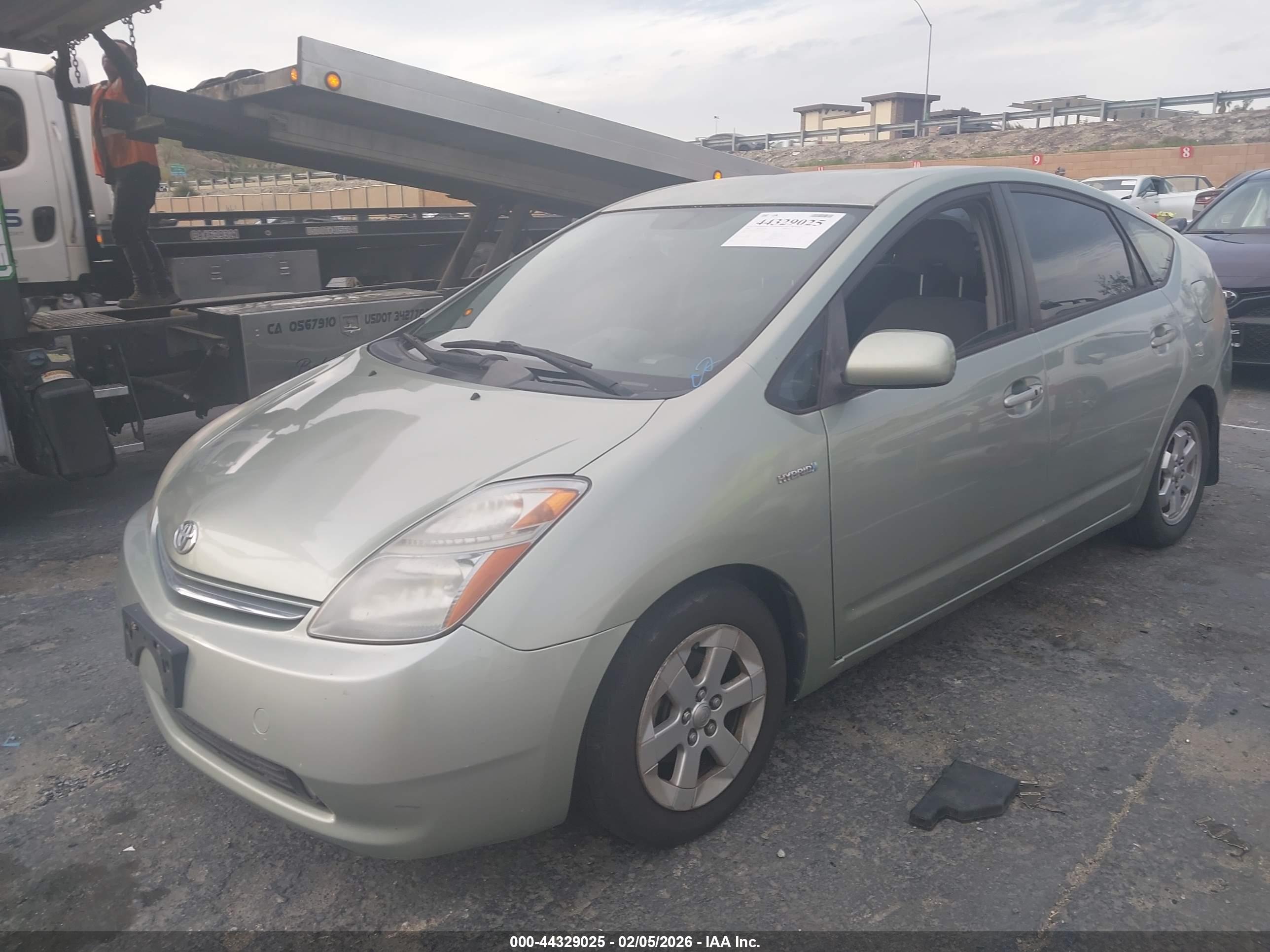 TOYOTA PRIUS image 2