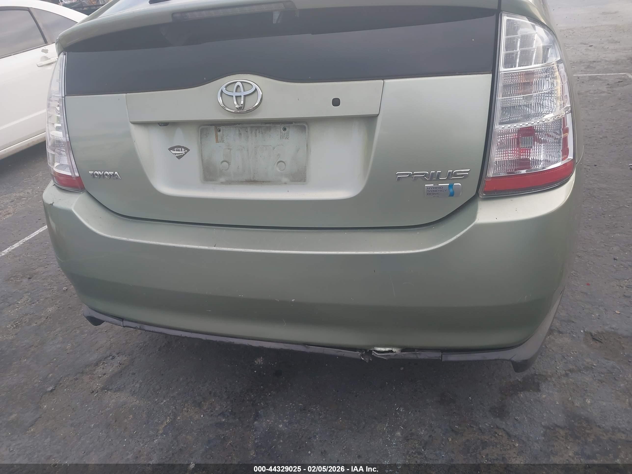 TOYOTA PRIUS image 6
