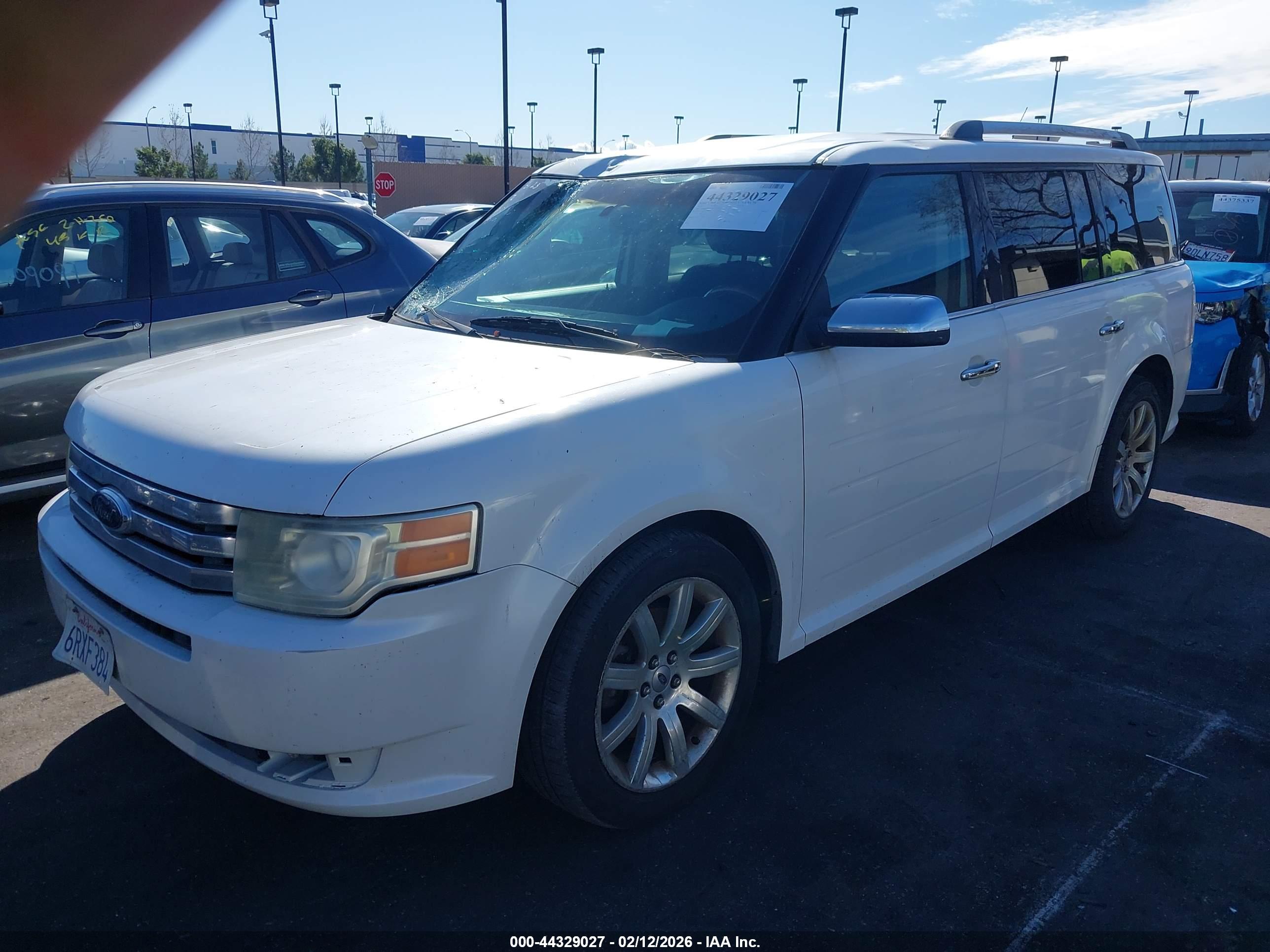 FORD FLEX image 2