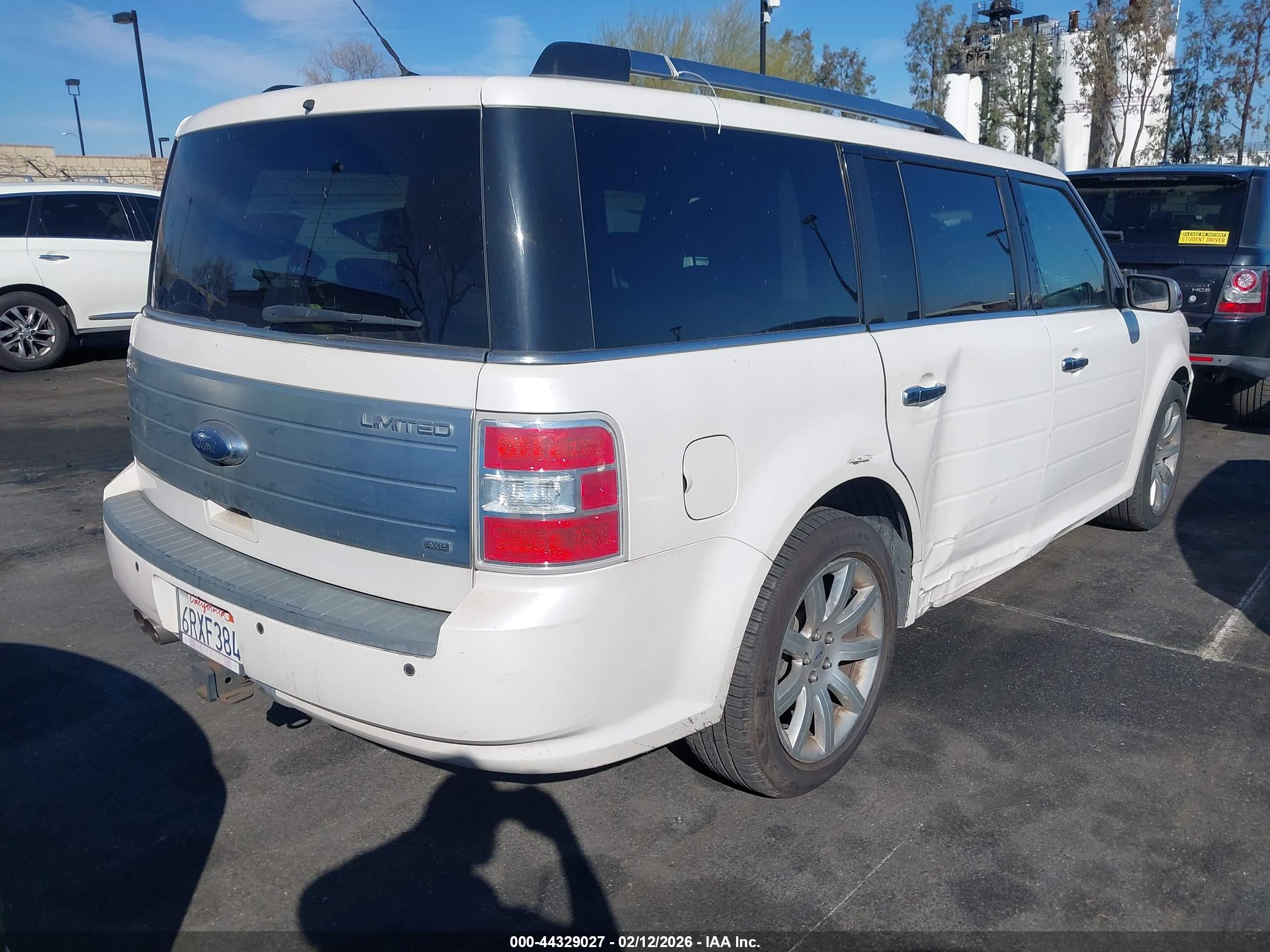 FORD FLEX image 4