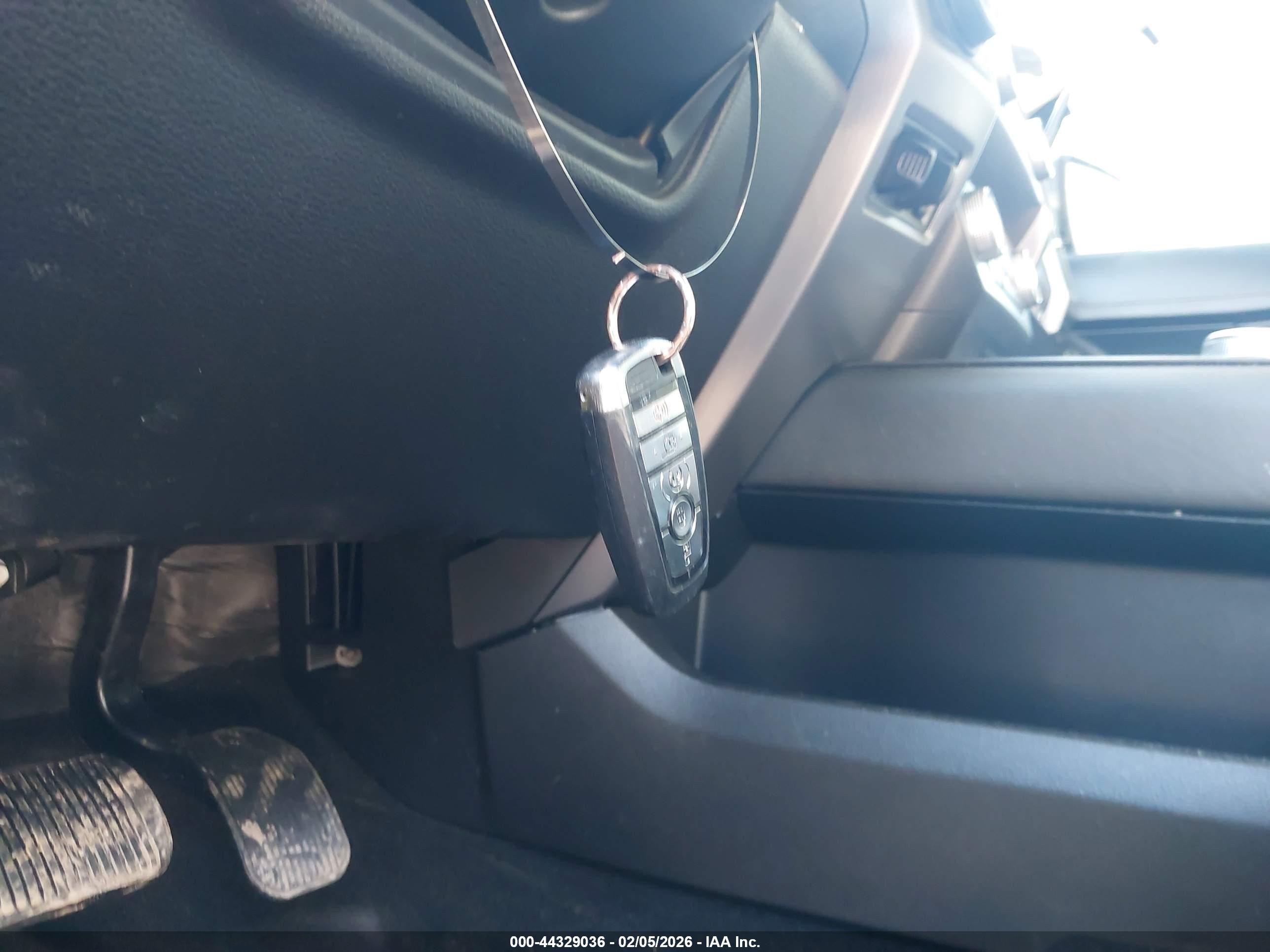 FORD EXPEDITION image 11