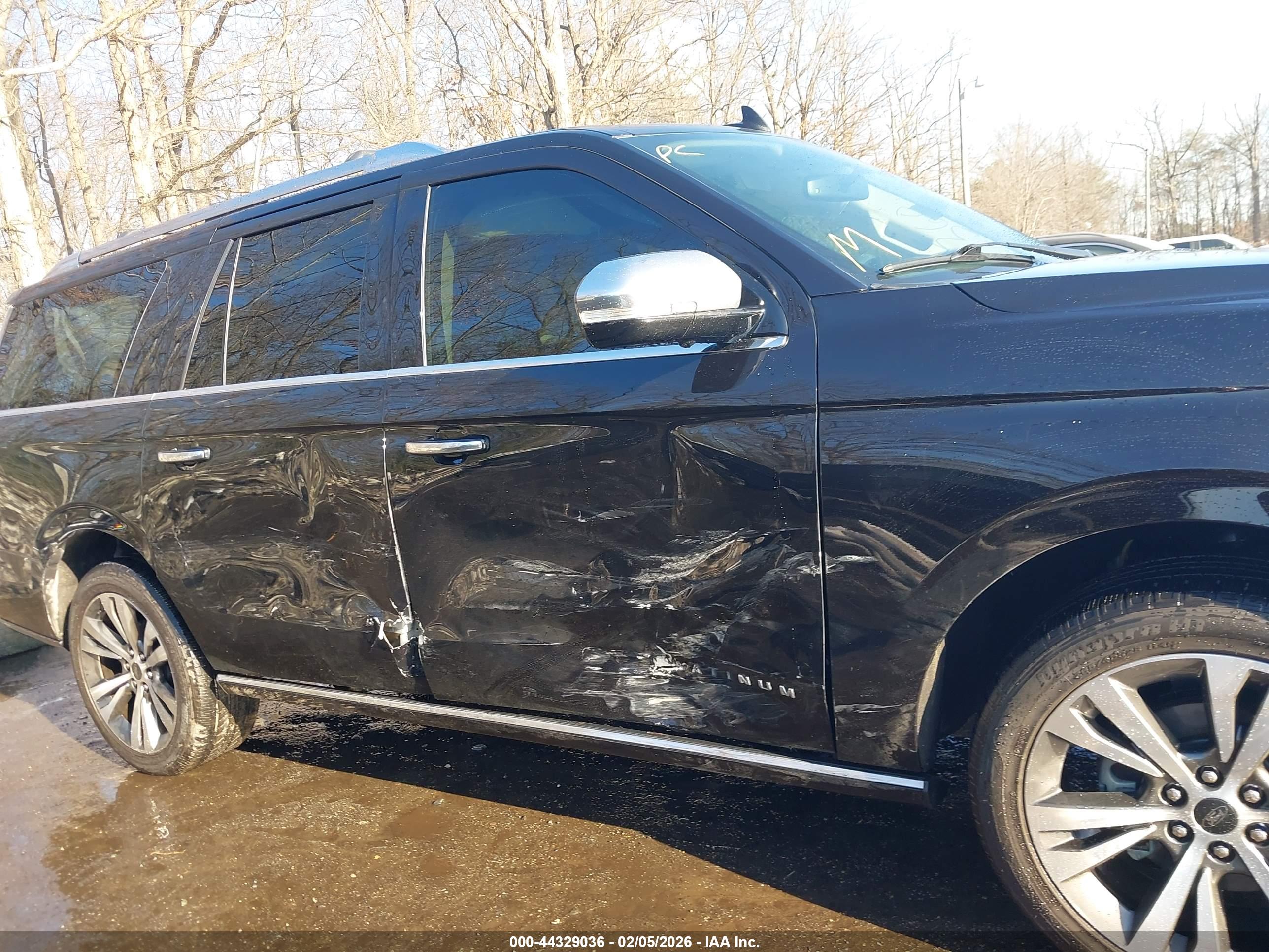 FORD EXPEDITION image 6