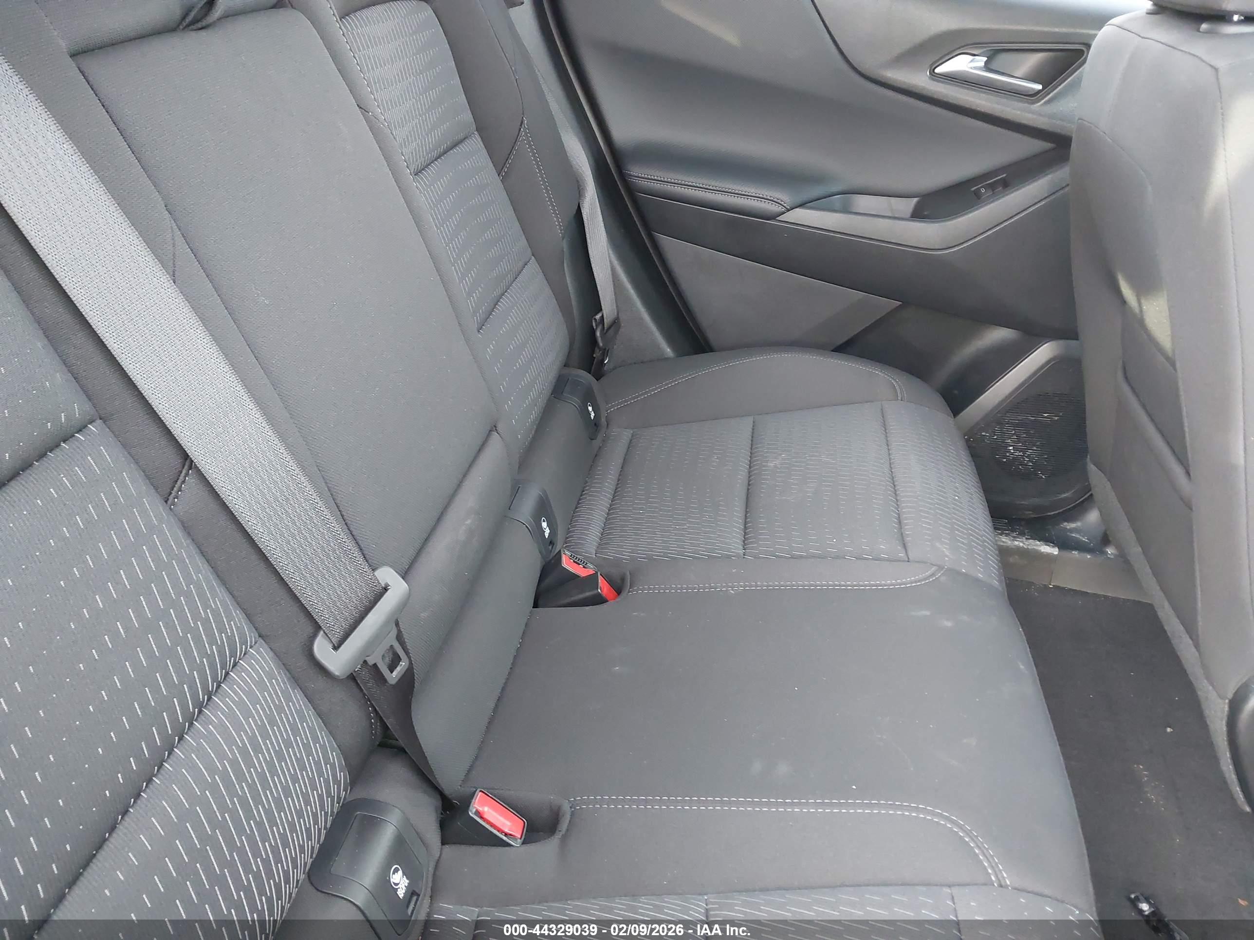 CHEVROLET EQUINOX image 8