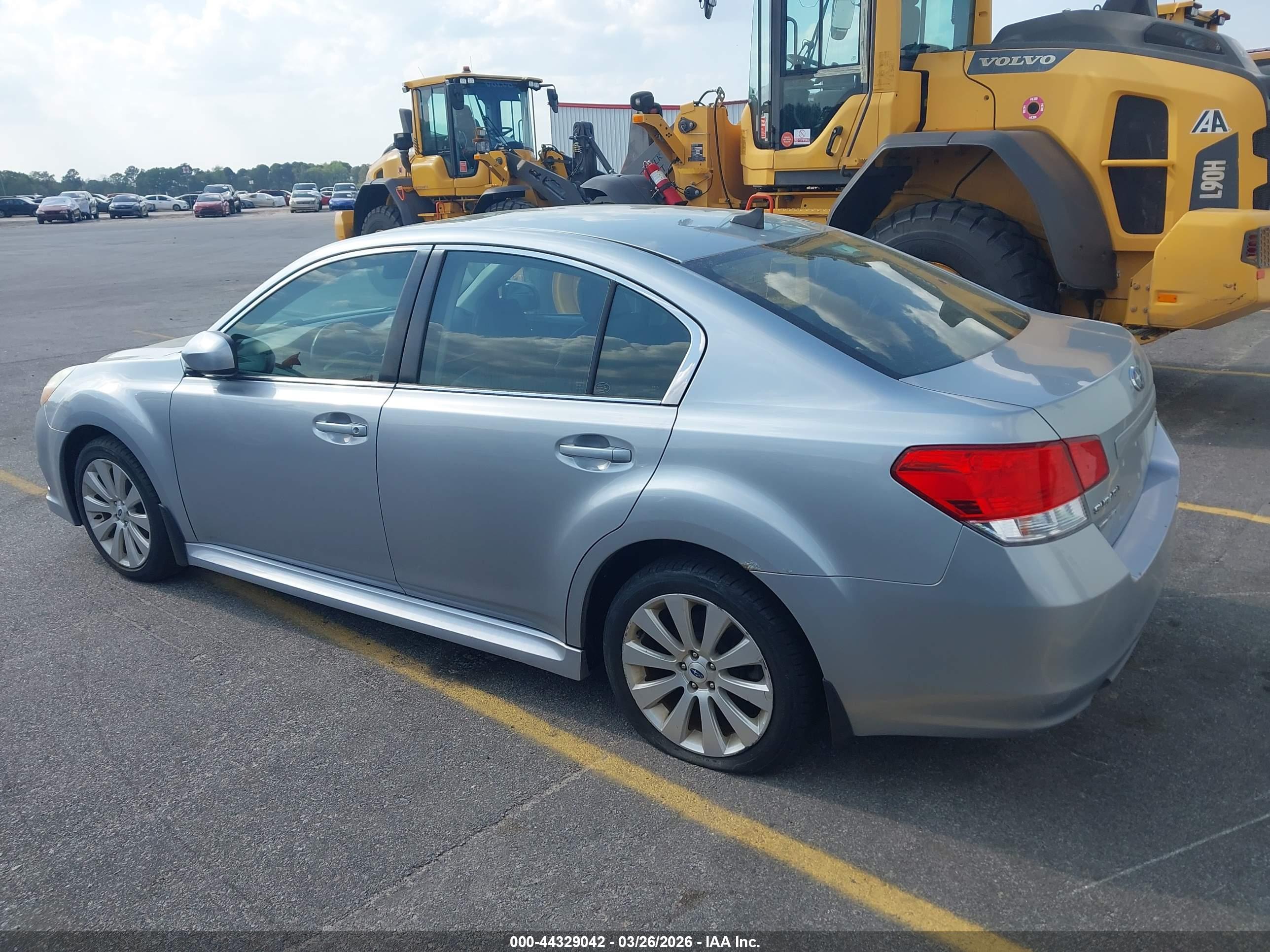 SUBARU LEGACY image 3