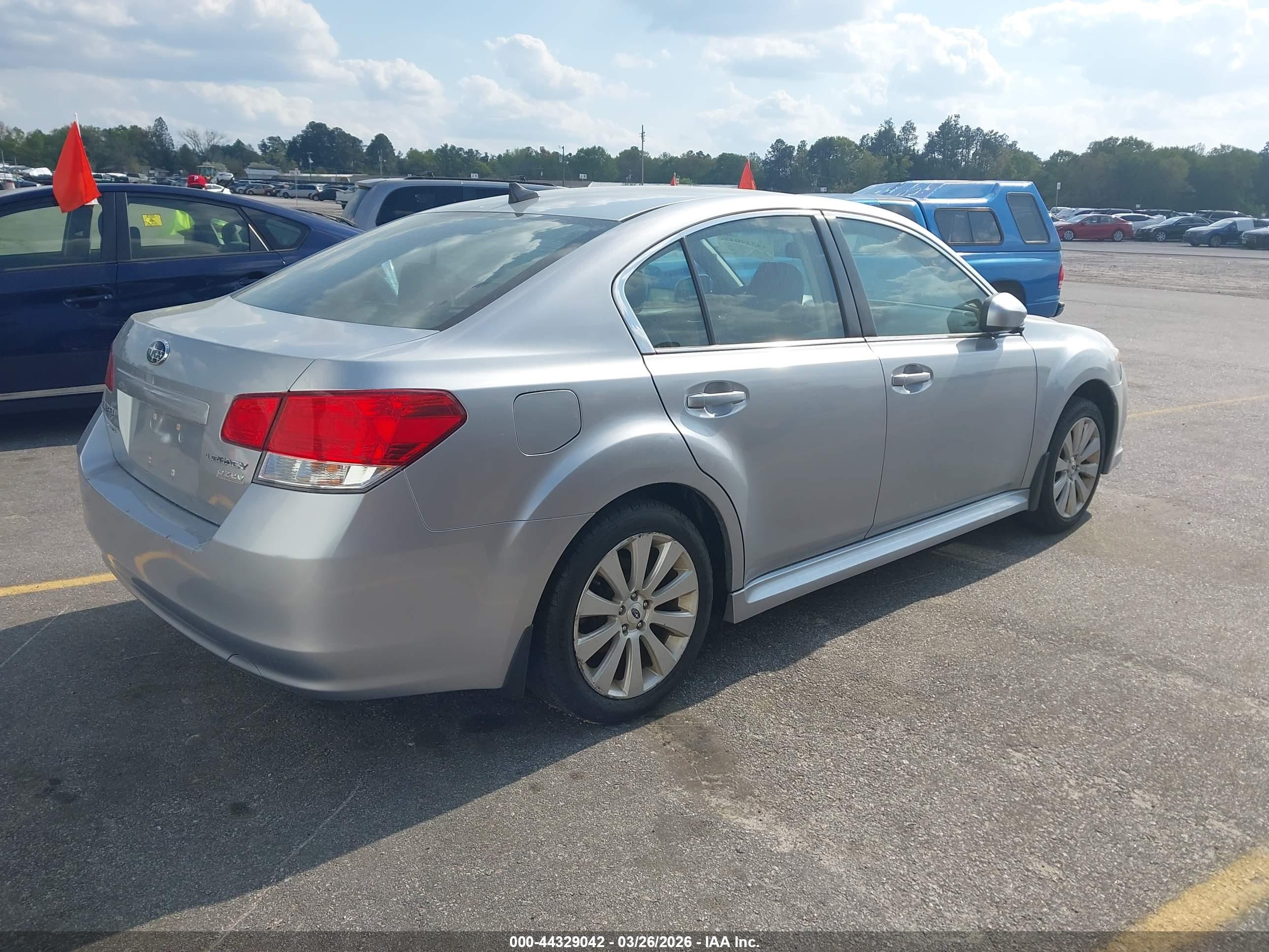 SUBARU LEGACY image 4