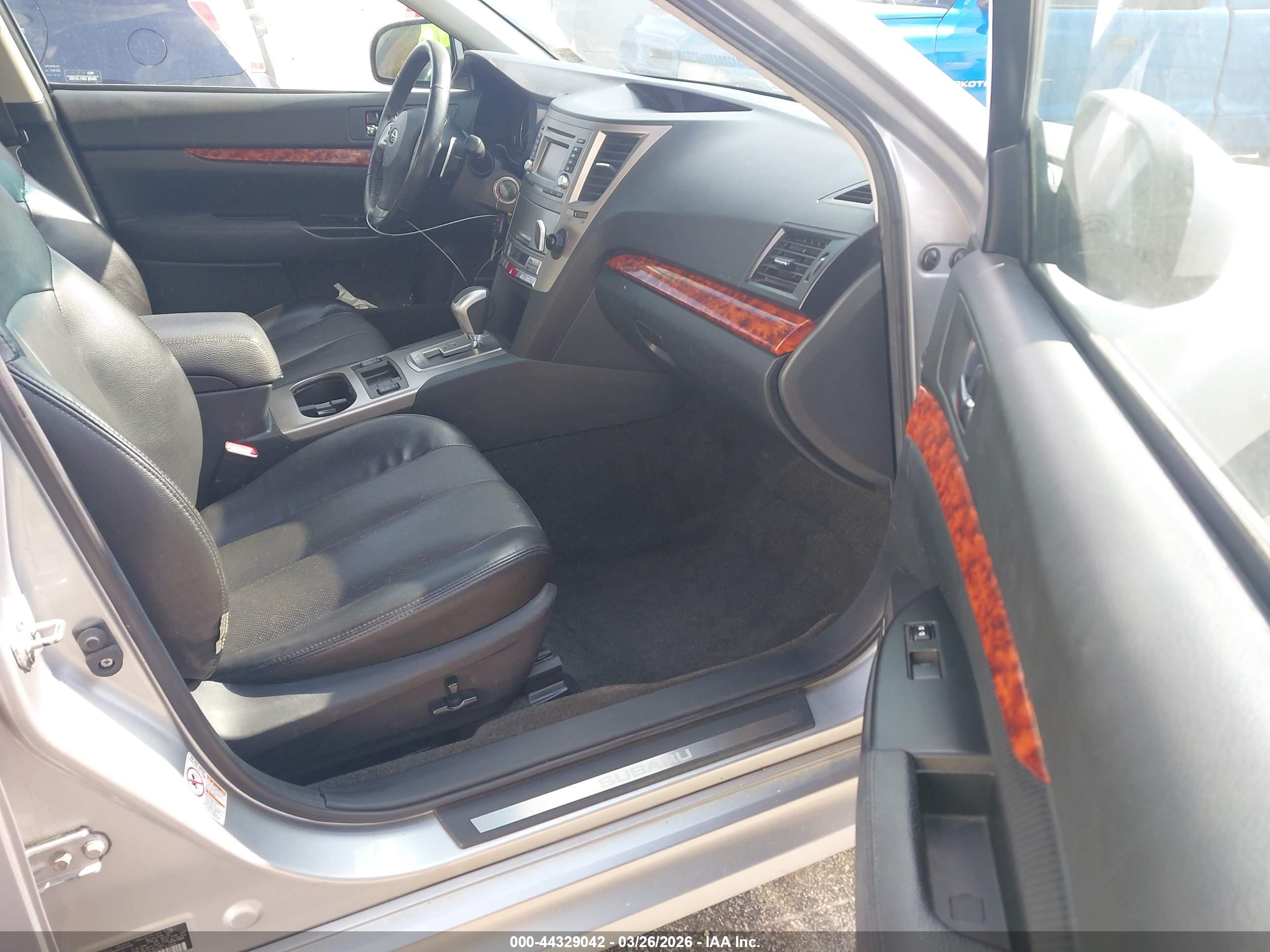 SUBARU LEGACY image 5
