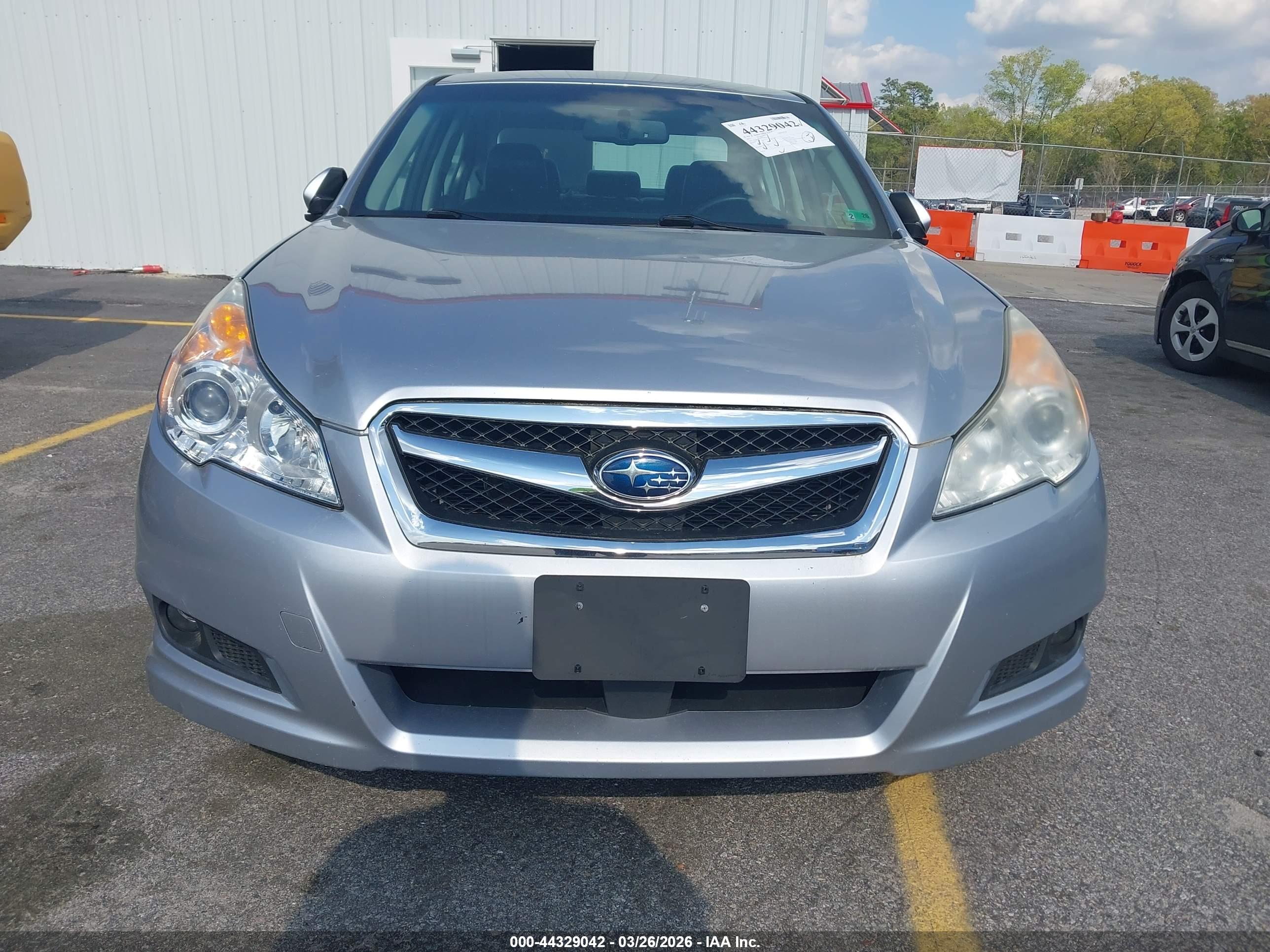 SUBARU LEGACY image 6