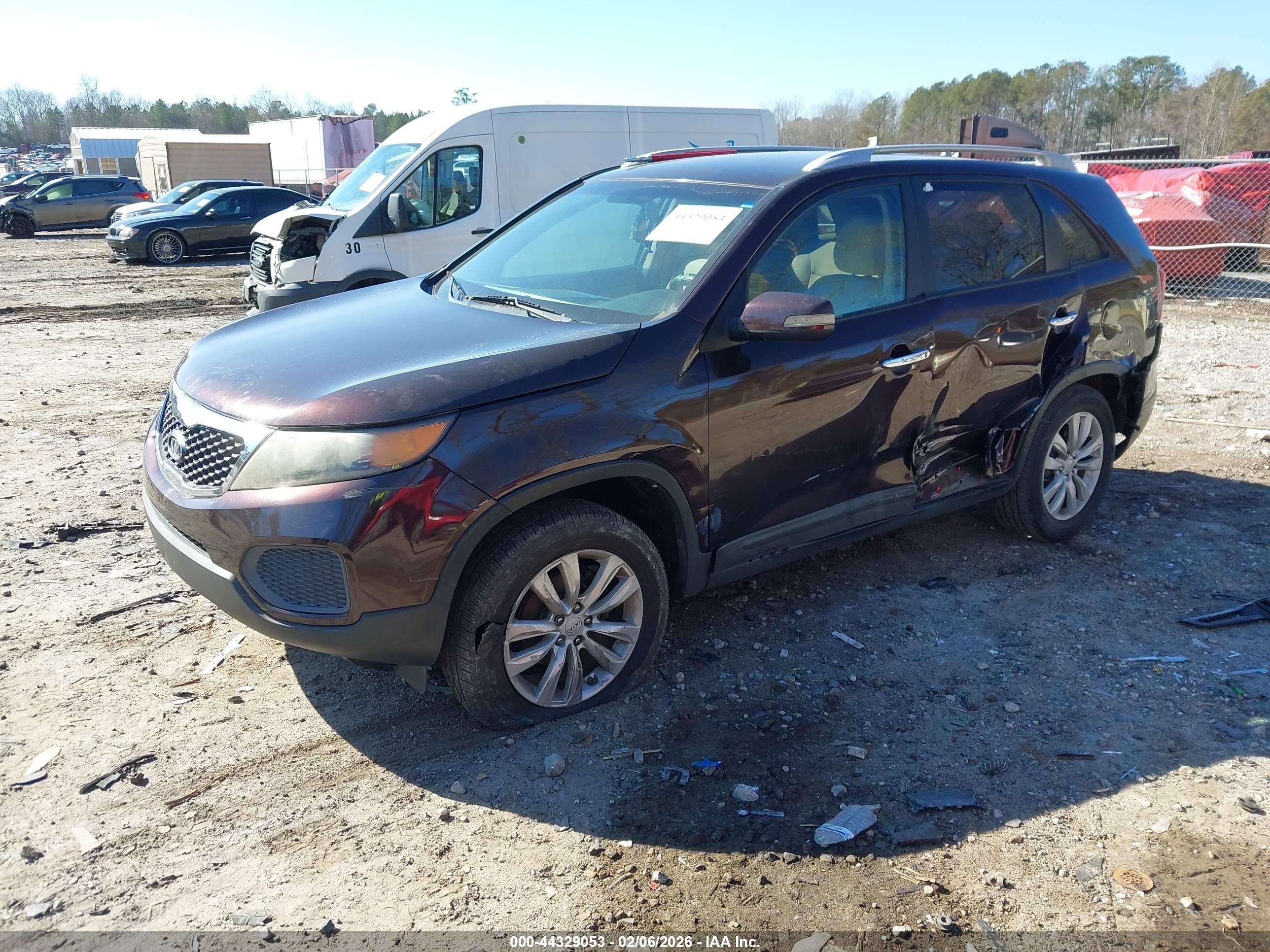 KIA SORENTO image 2