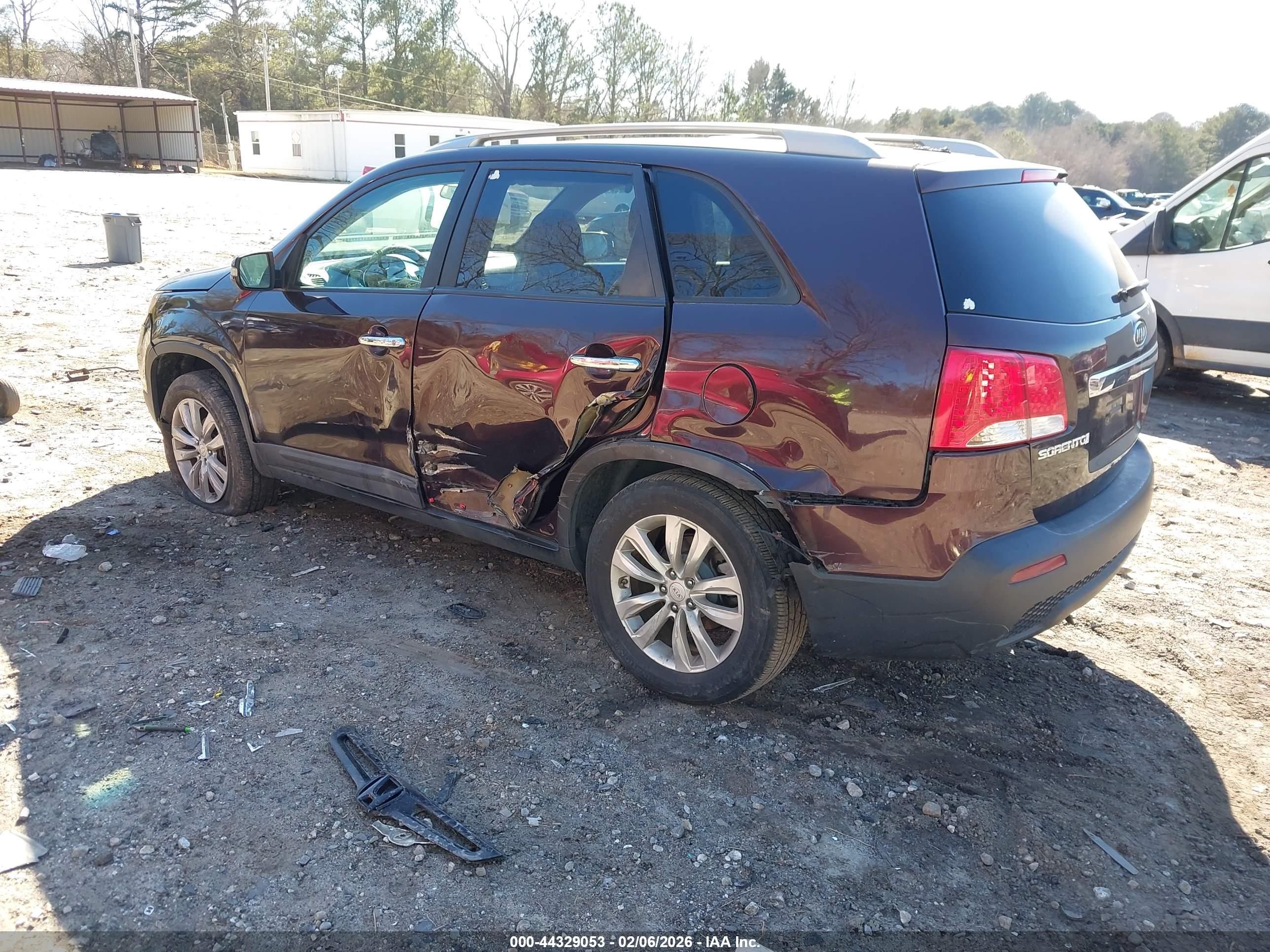 KIA SORENTO image 3
