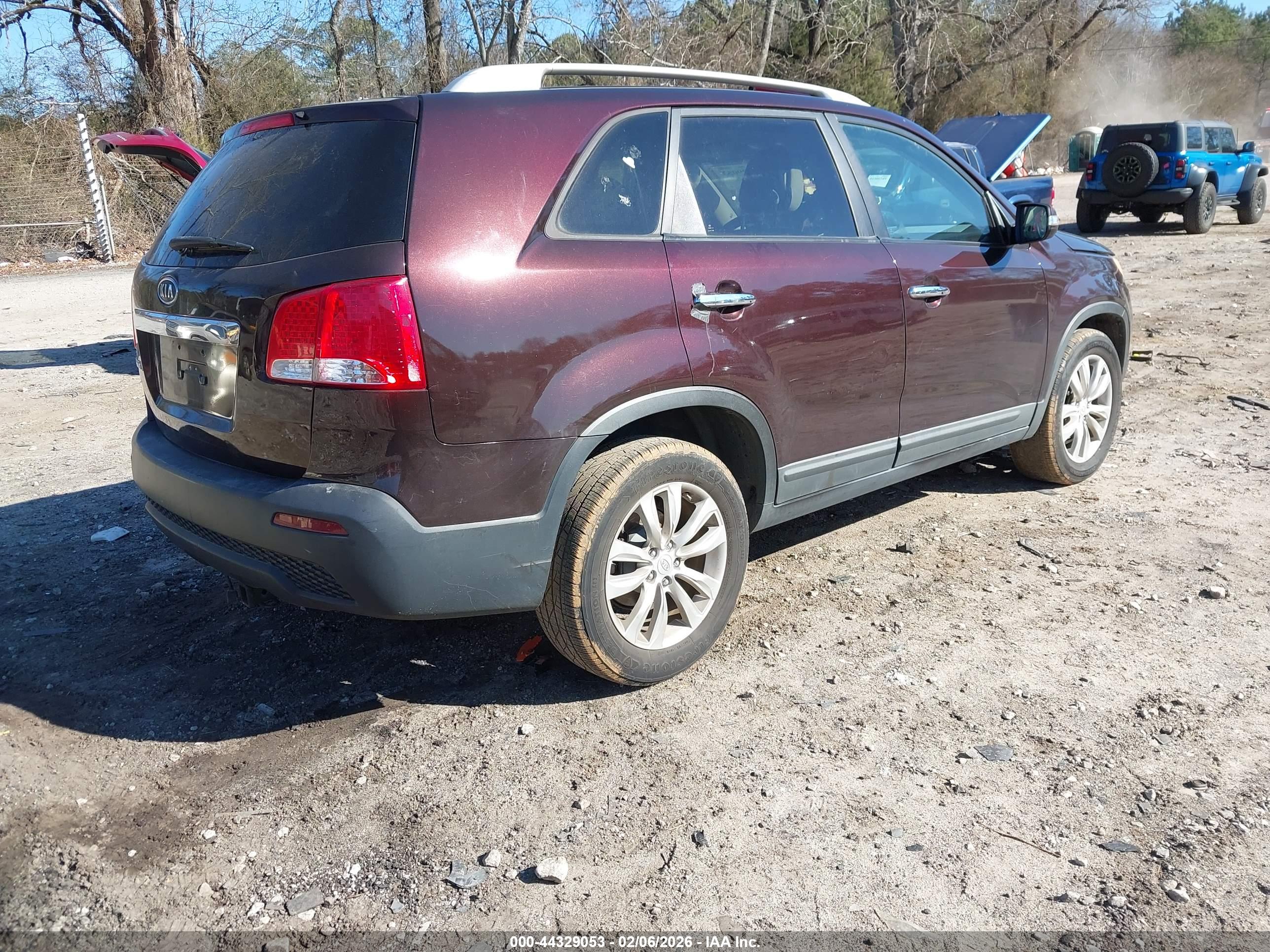 KIA SORENTO image 4