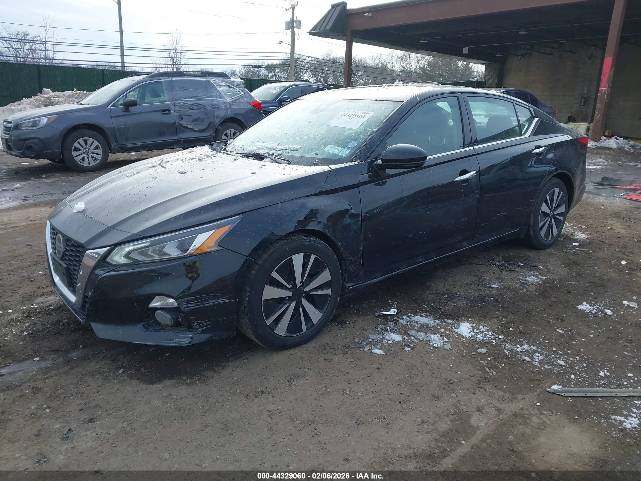 NISSAN ALTIMA image 2