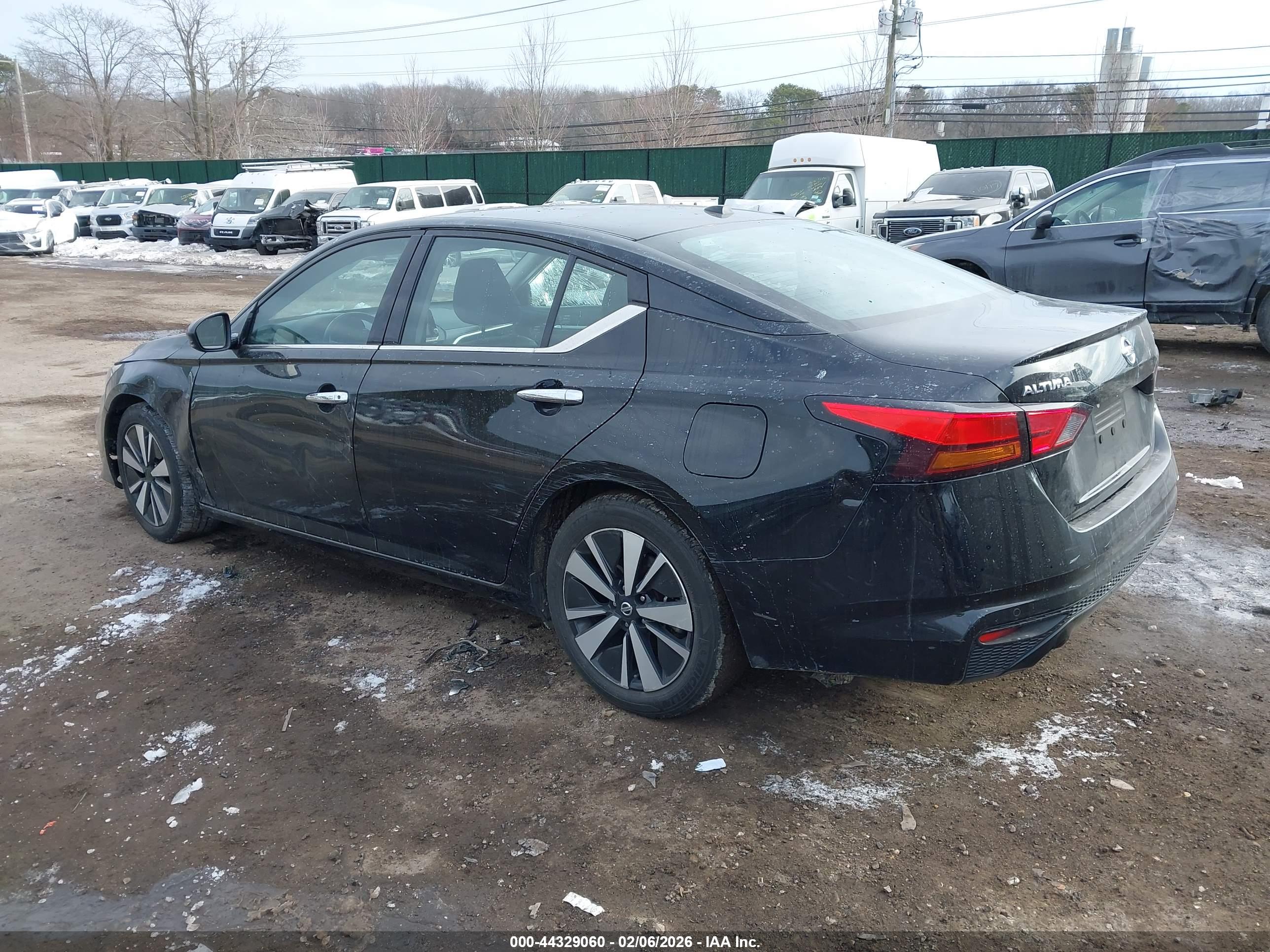 NISSAN ALTIMA image 3