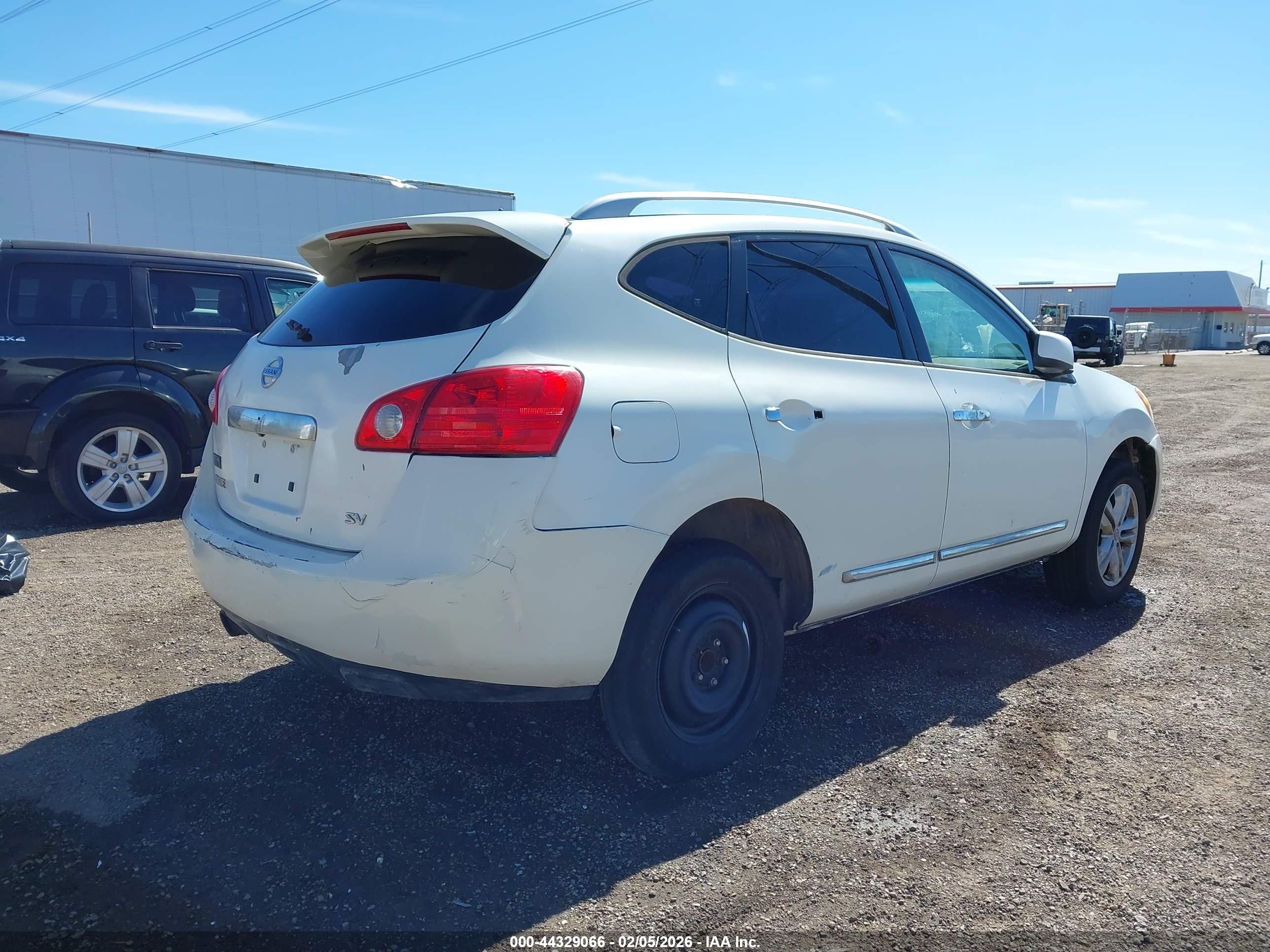 NISSAN ROGUE image 4