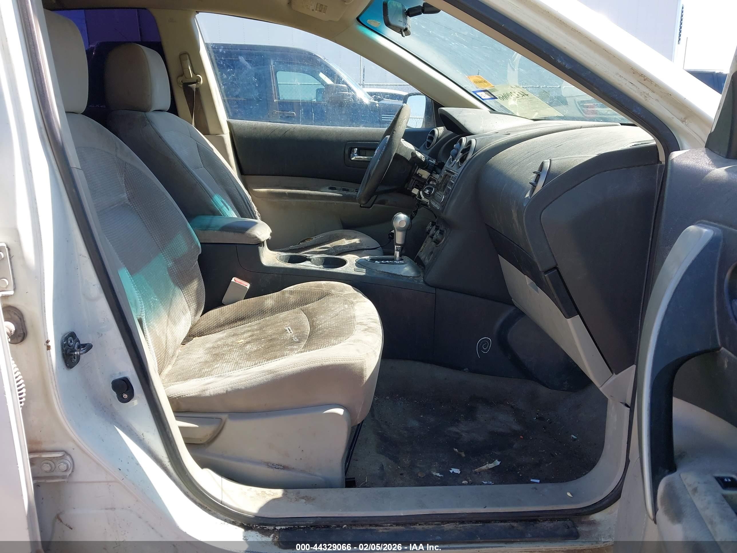 NISSAN ROGUE image 5