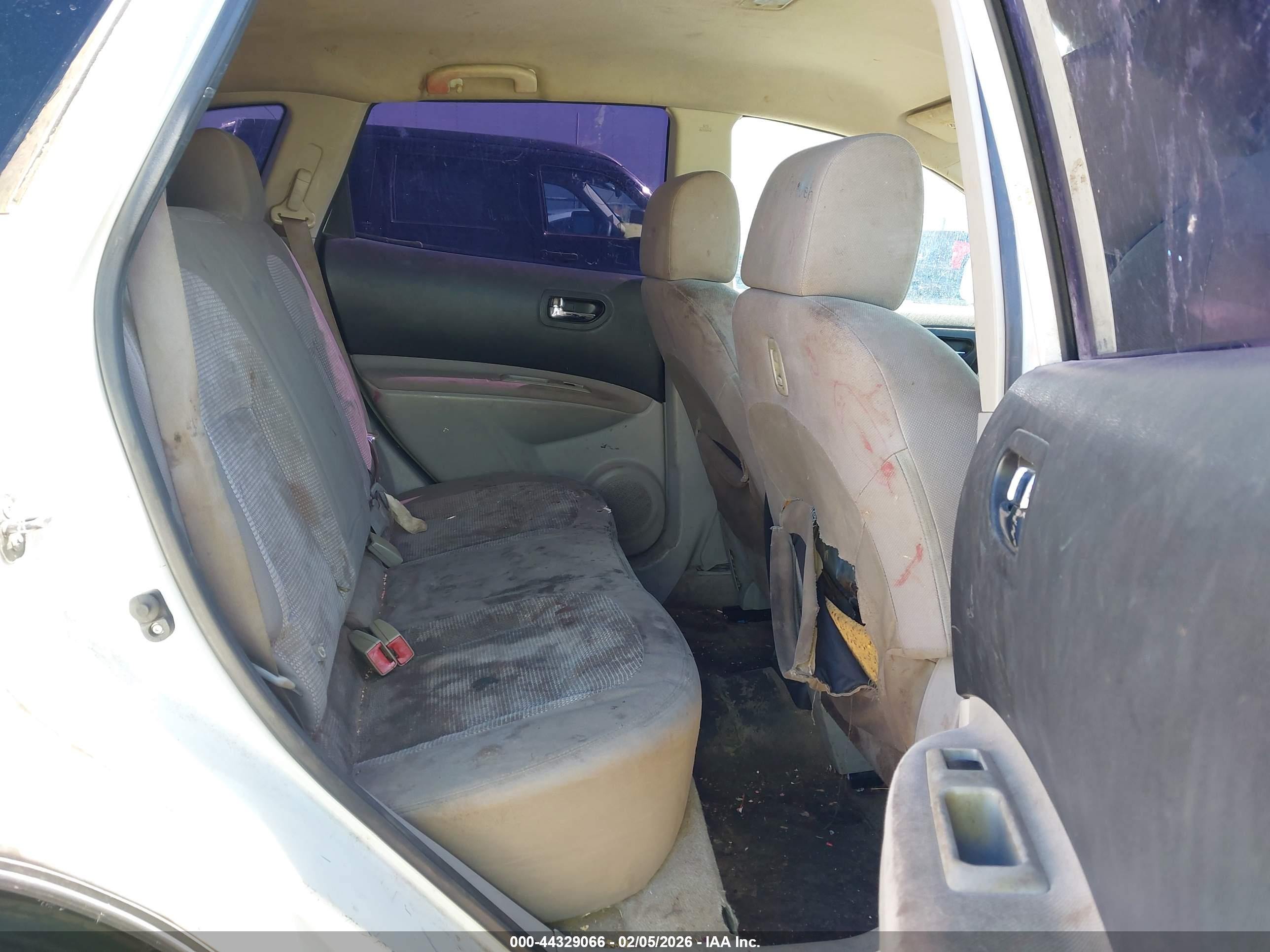 NISSAN ROGUE image 8
