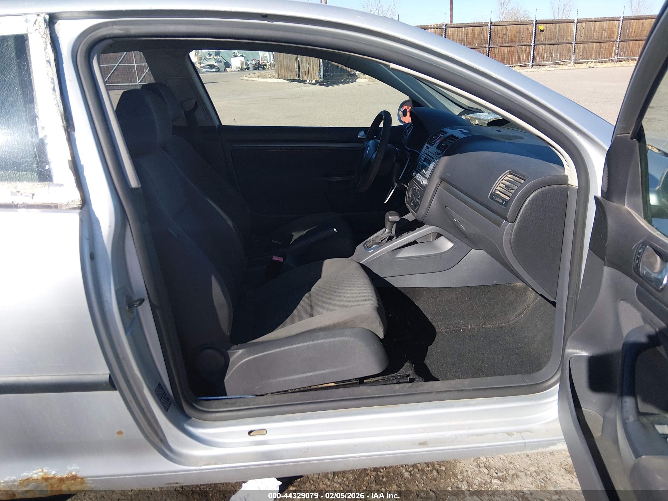 VOLKSWAGEN RABBIT image 5
