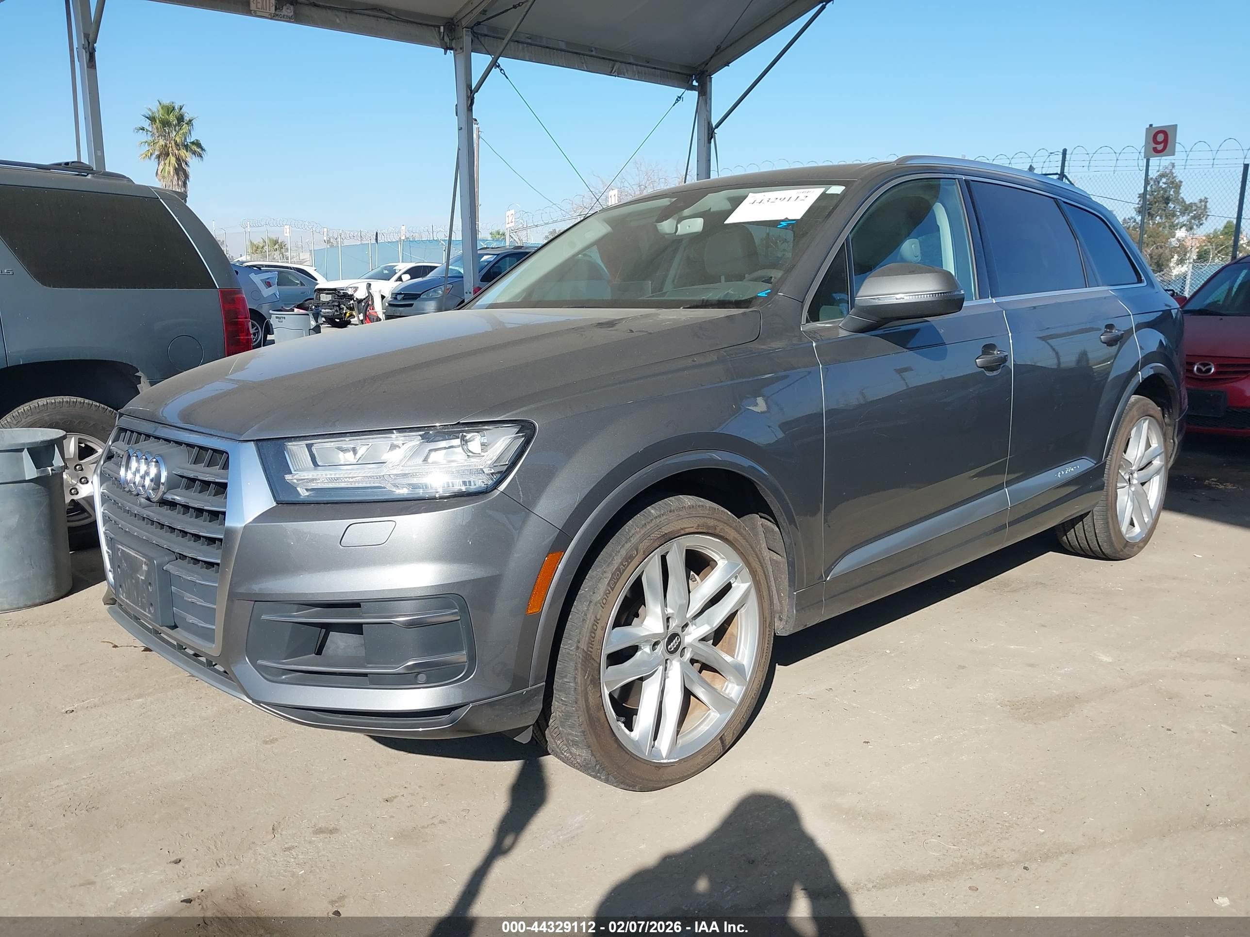 AUDI Q7 image 2