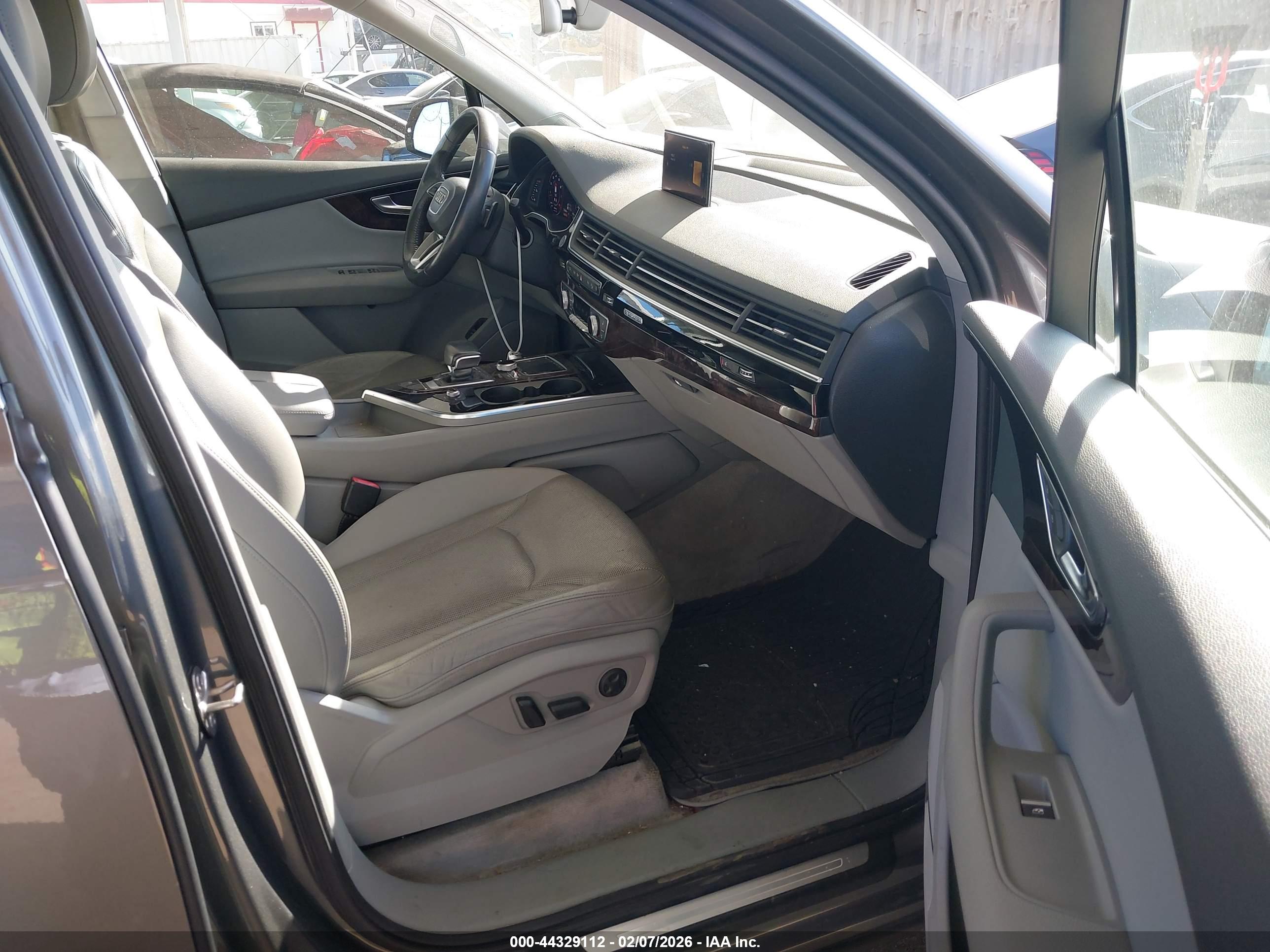 AUDI Q7 image 5