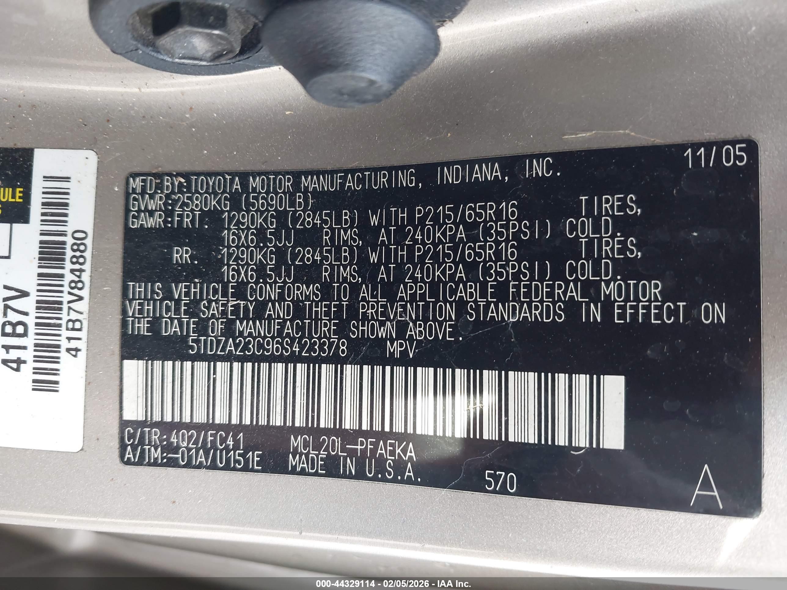 TOYOTA SIENNA image 9