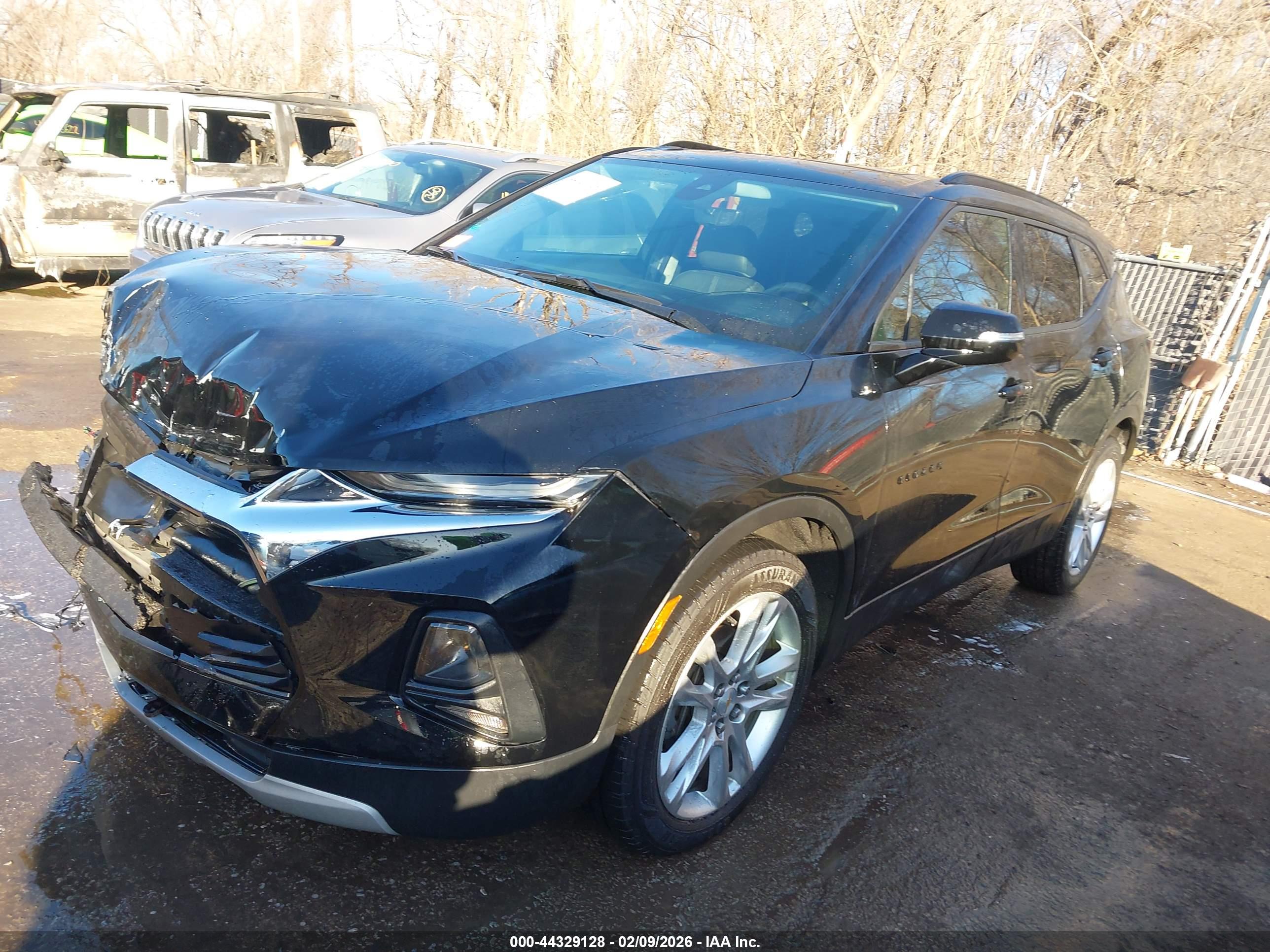 CHEVROLET BLAZER image 2