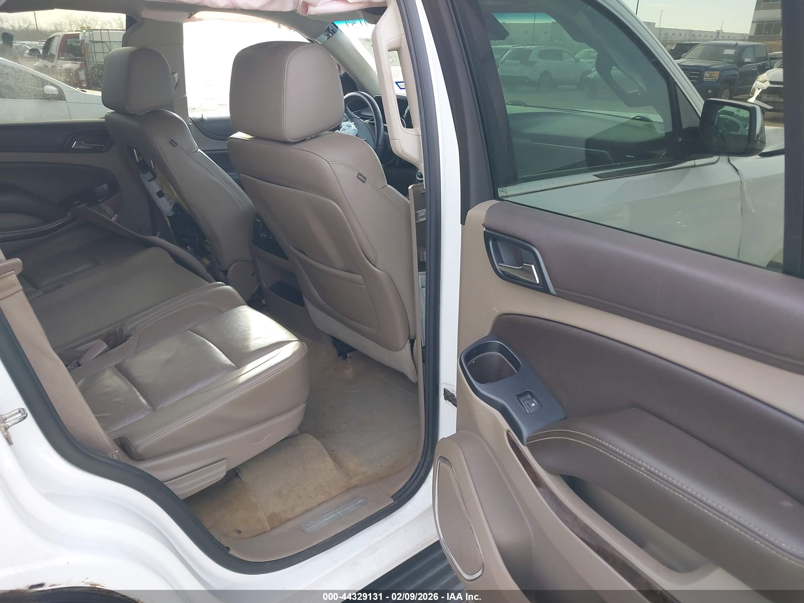 CHEVROLET TAHOE image 8