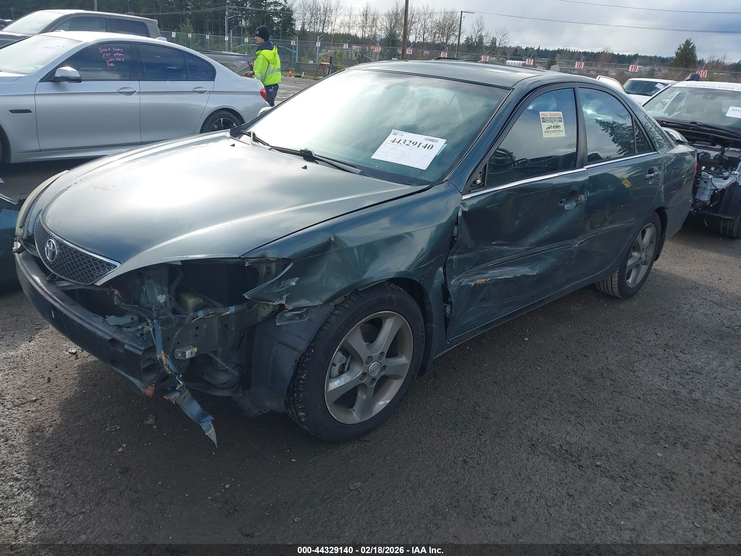 TOYOTA CAMRY image 2