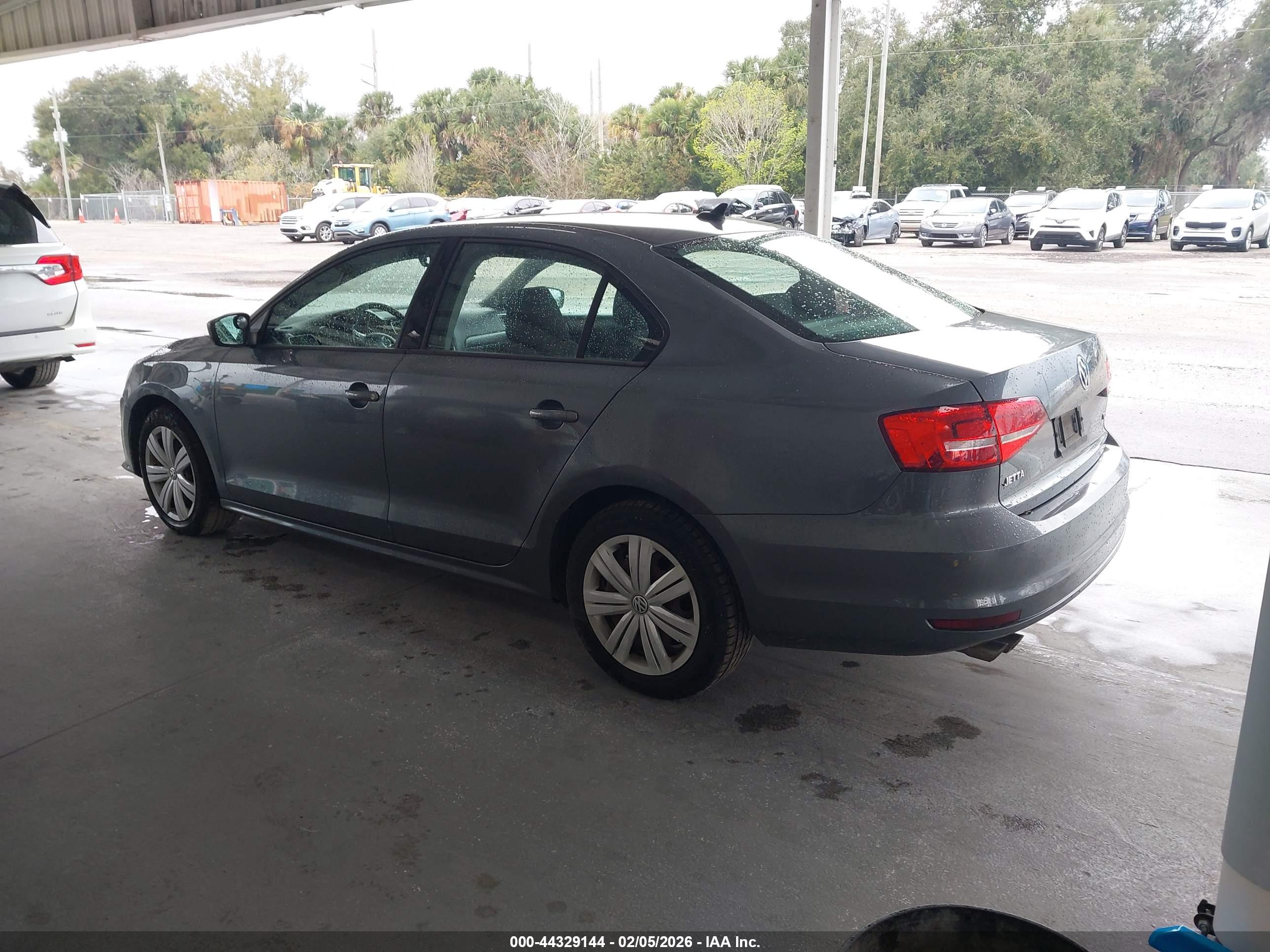 VOLKSWAGEN JETTA image 3