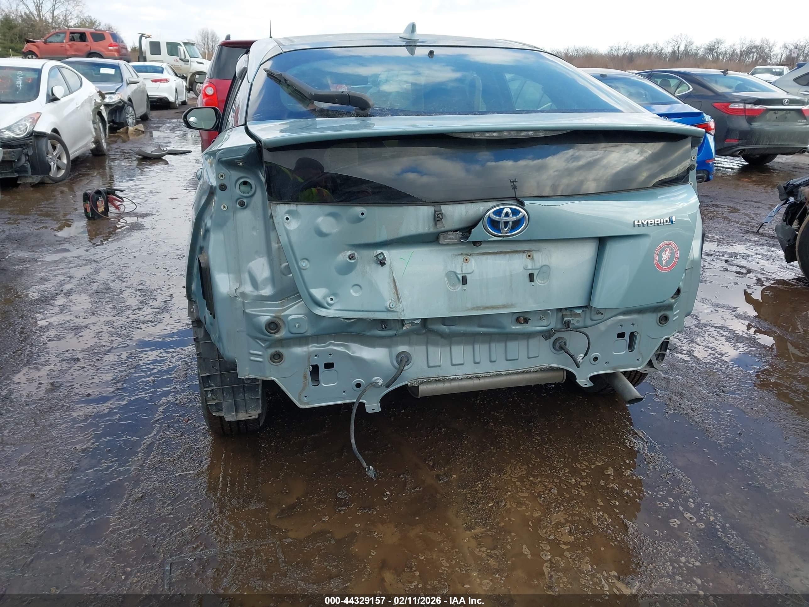 TOYOTA PRIUS image 6