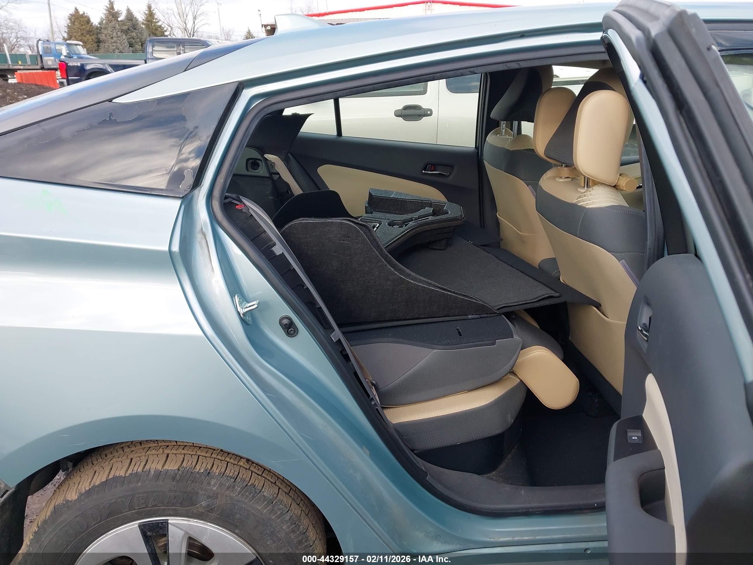 TOYOTA PRIUS image 8