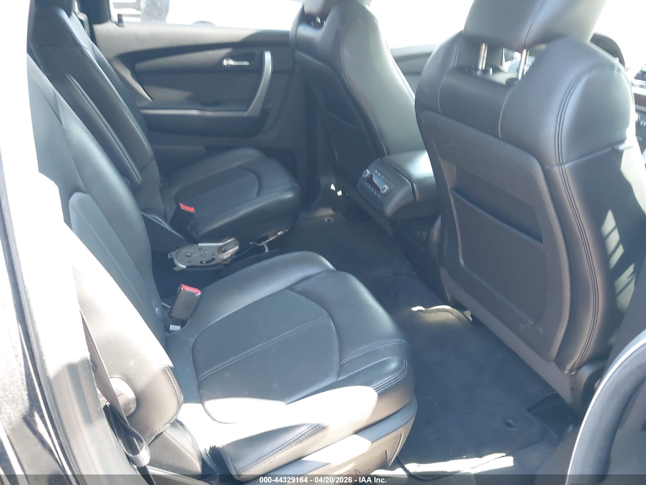 GMC ACADIA image 8