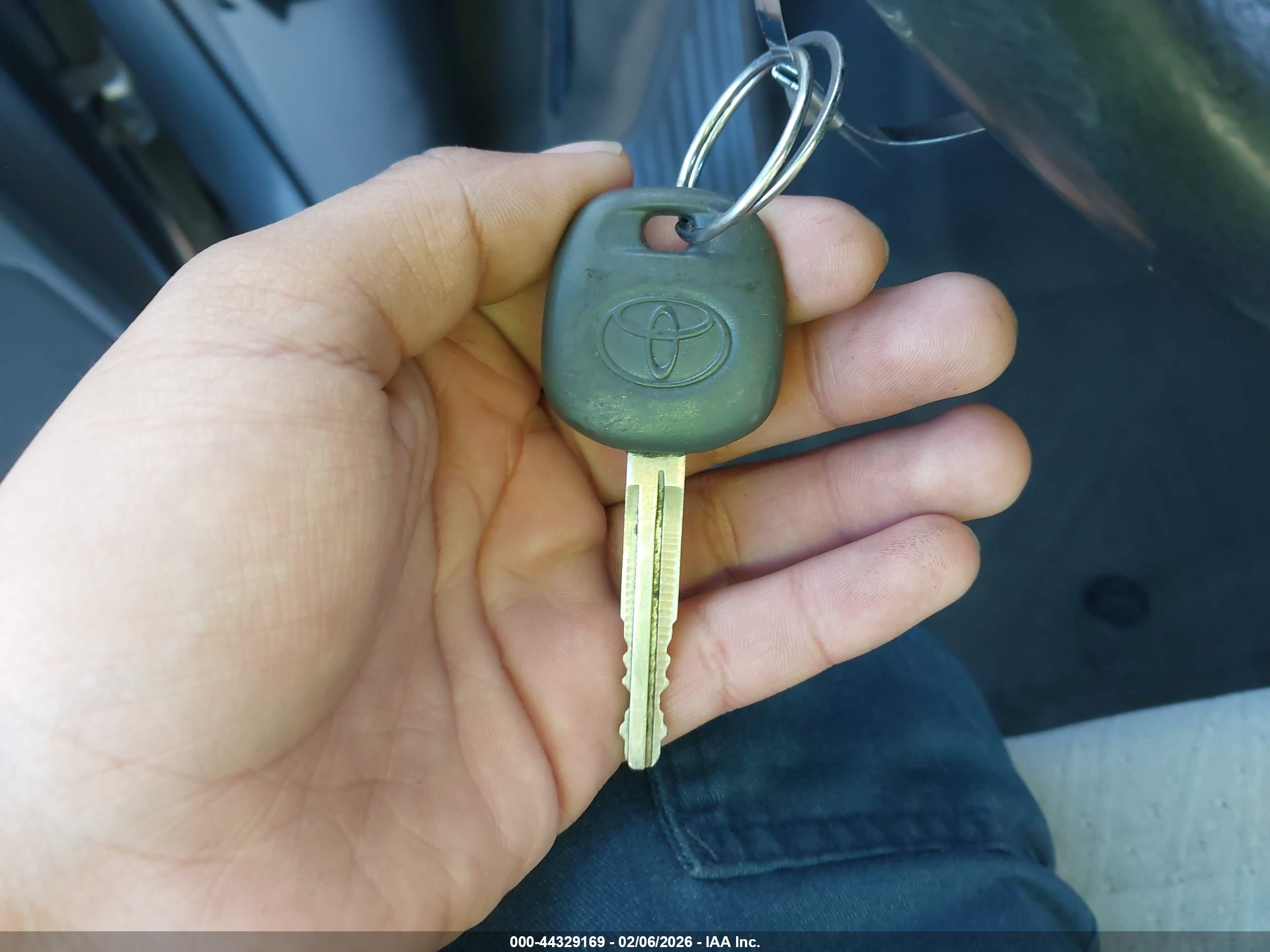 TOYOTA SIENNA image 11