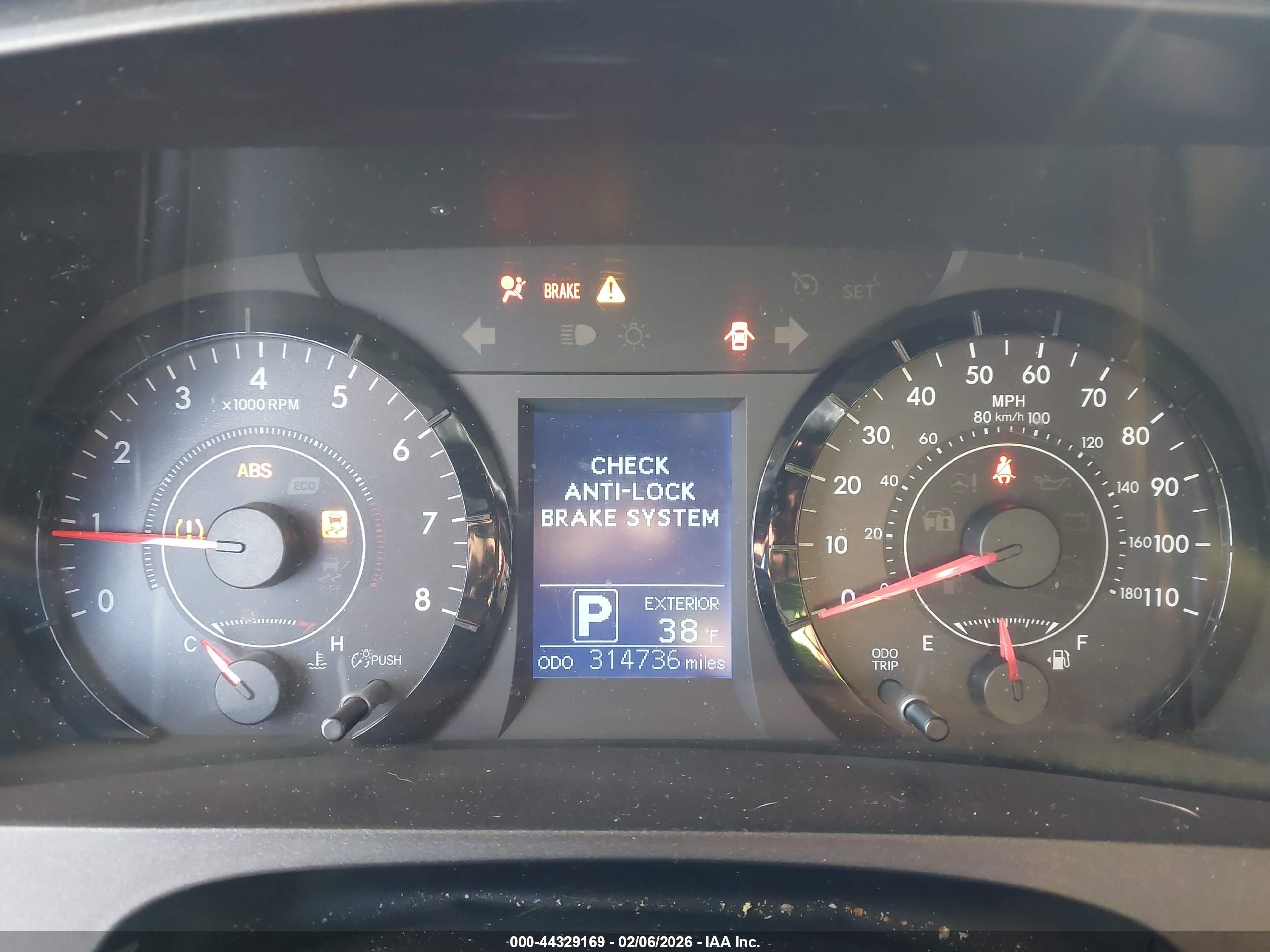 TOYOTA SIENNA image 7