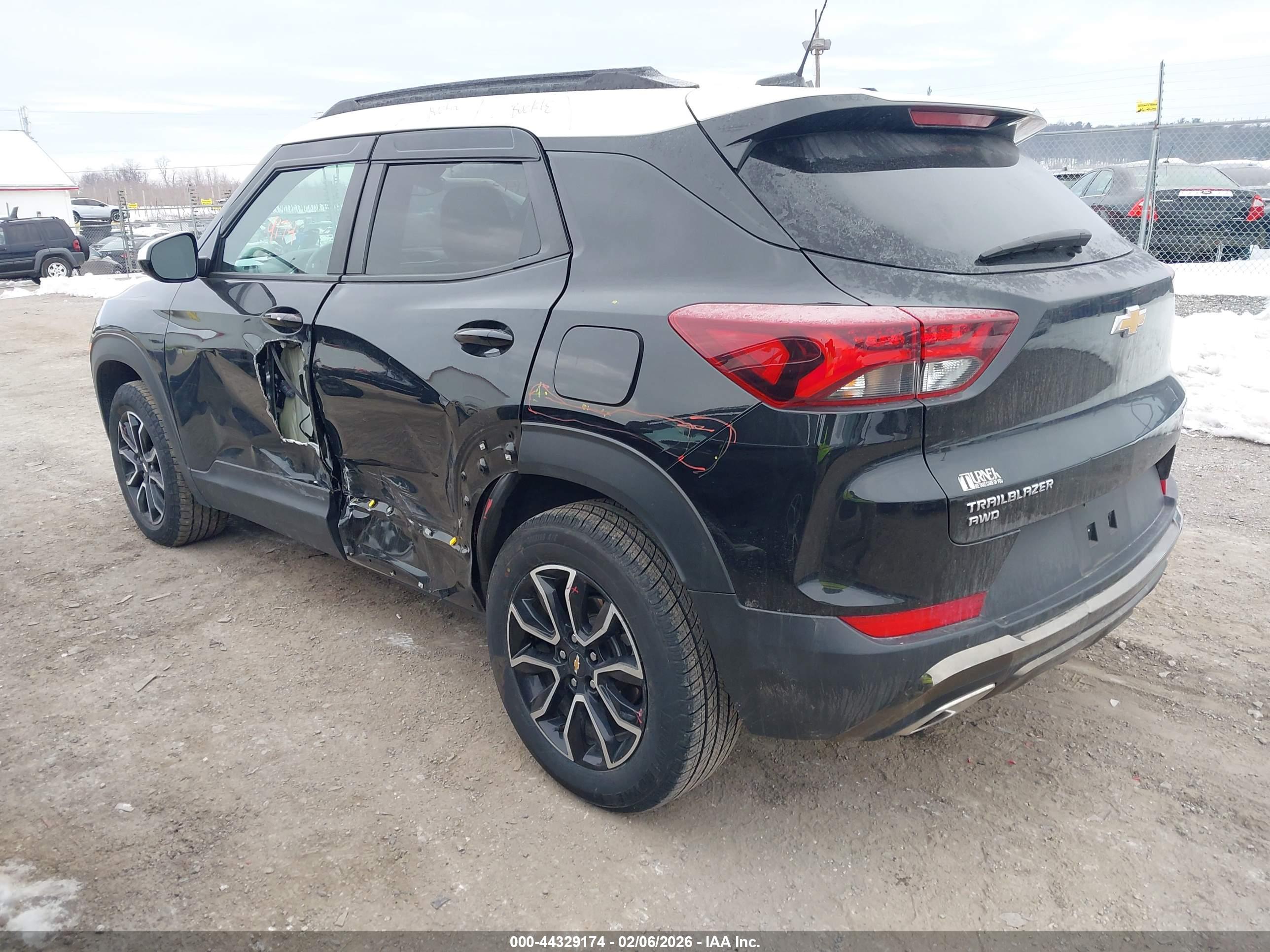 CHEVROLET TRAILBLAZER image 3
